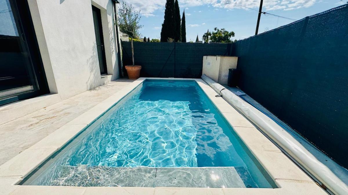 Villa moderne 3 ch piscine privée parking