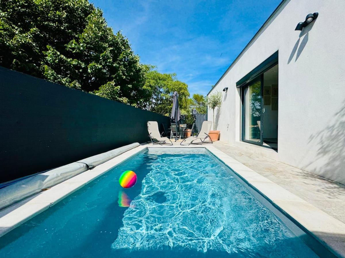 Villa moderne 3 ch piscine privée parking