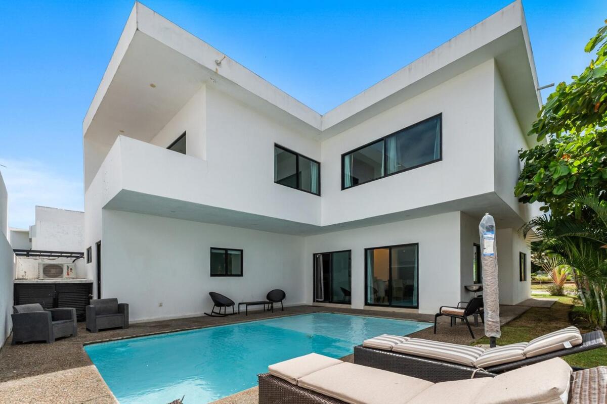 Casa Oasis B-Nayar Gated, Beach Club, Free Shuttle