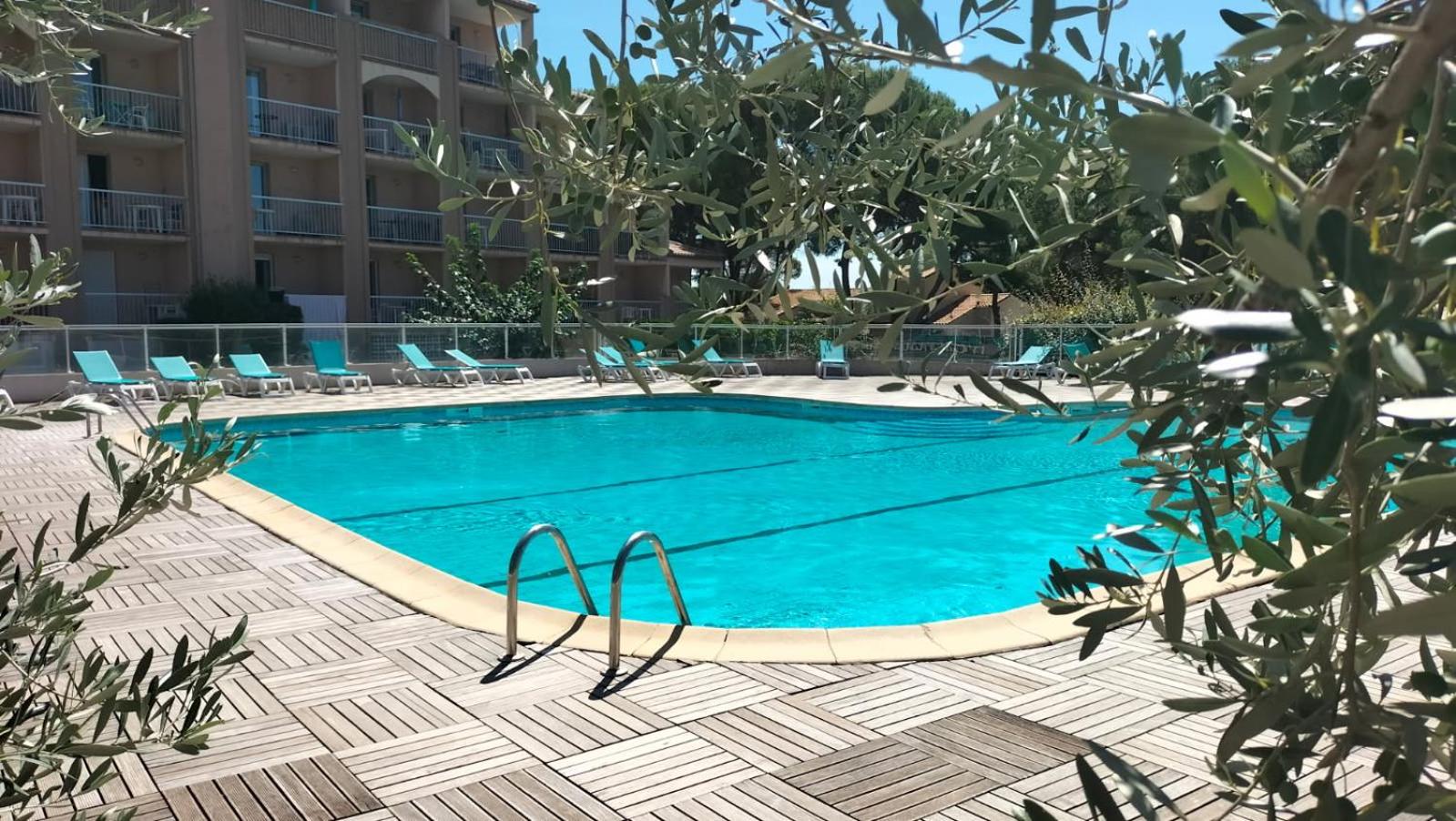 Le Moorea T2 climatisé piscine