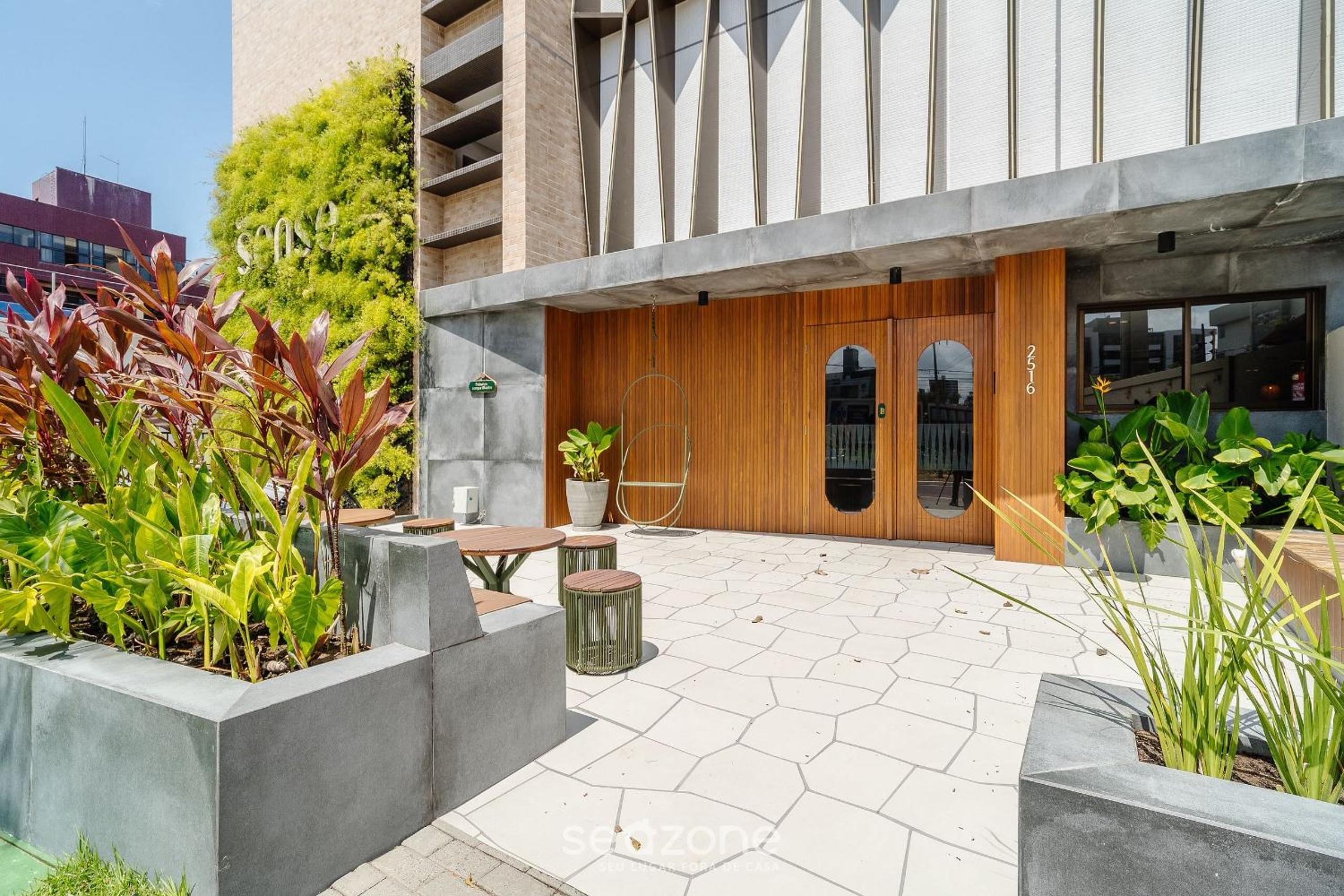 Beachfront Condo Studios with Pool in Bessa Beach - GSEs