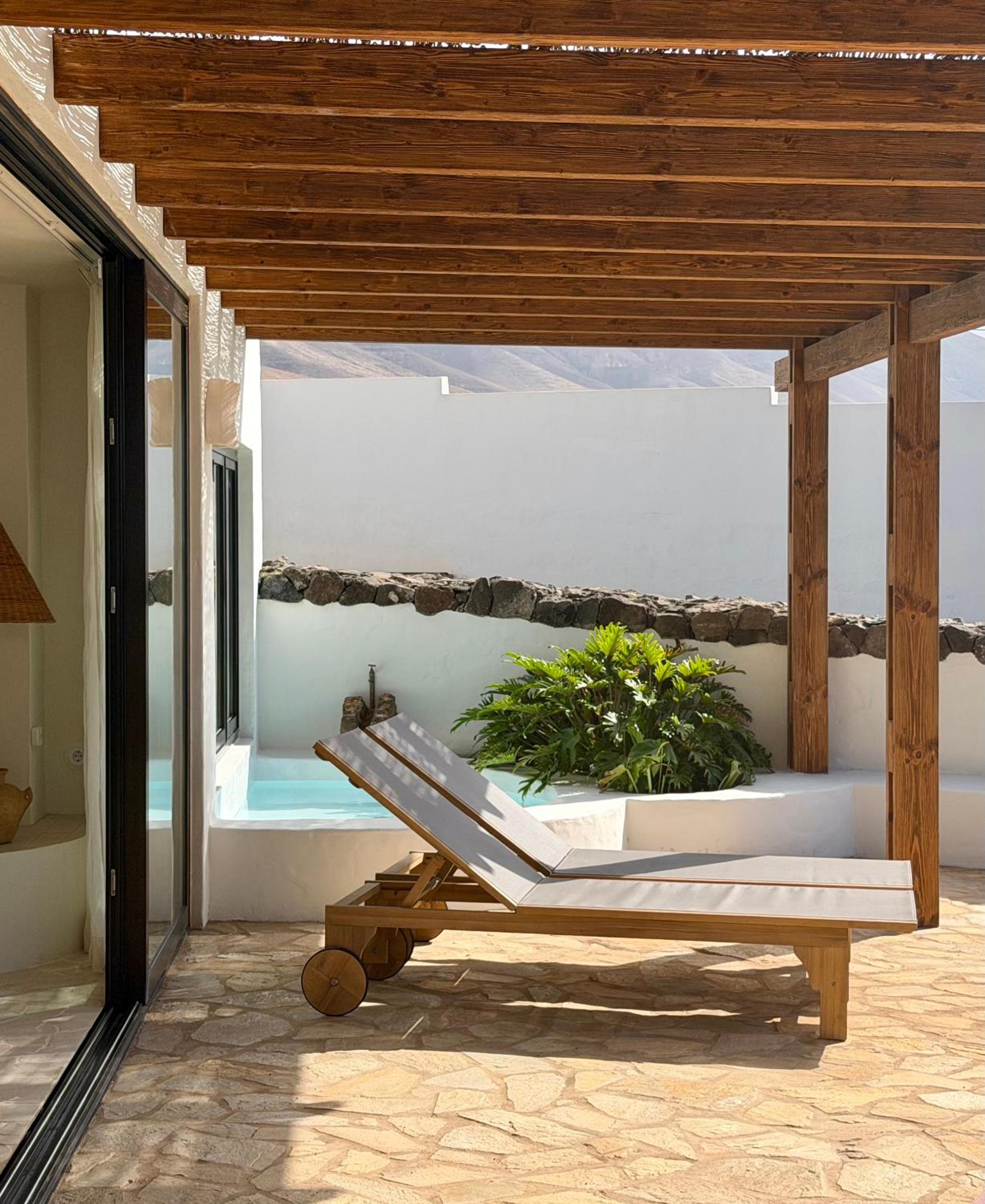Canaryislandshost l Risco Suite Lanzarote