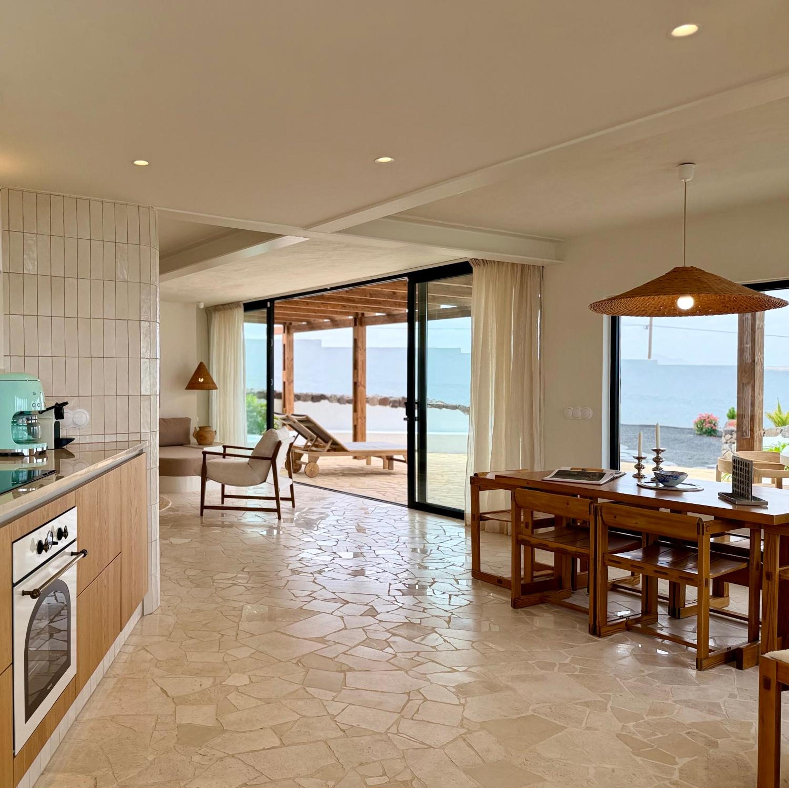 Canaryislandshost l Risco Suite Lanzarote