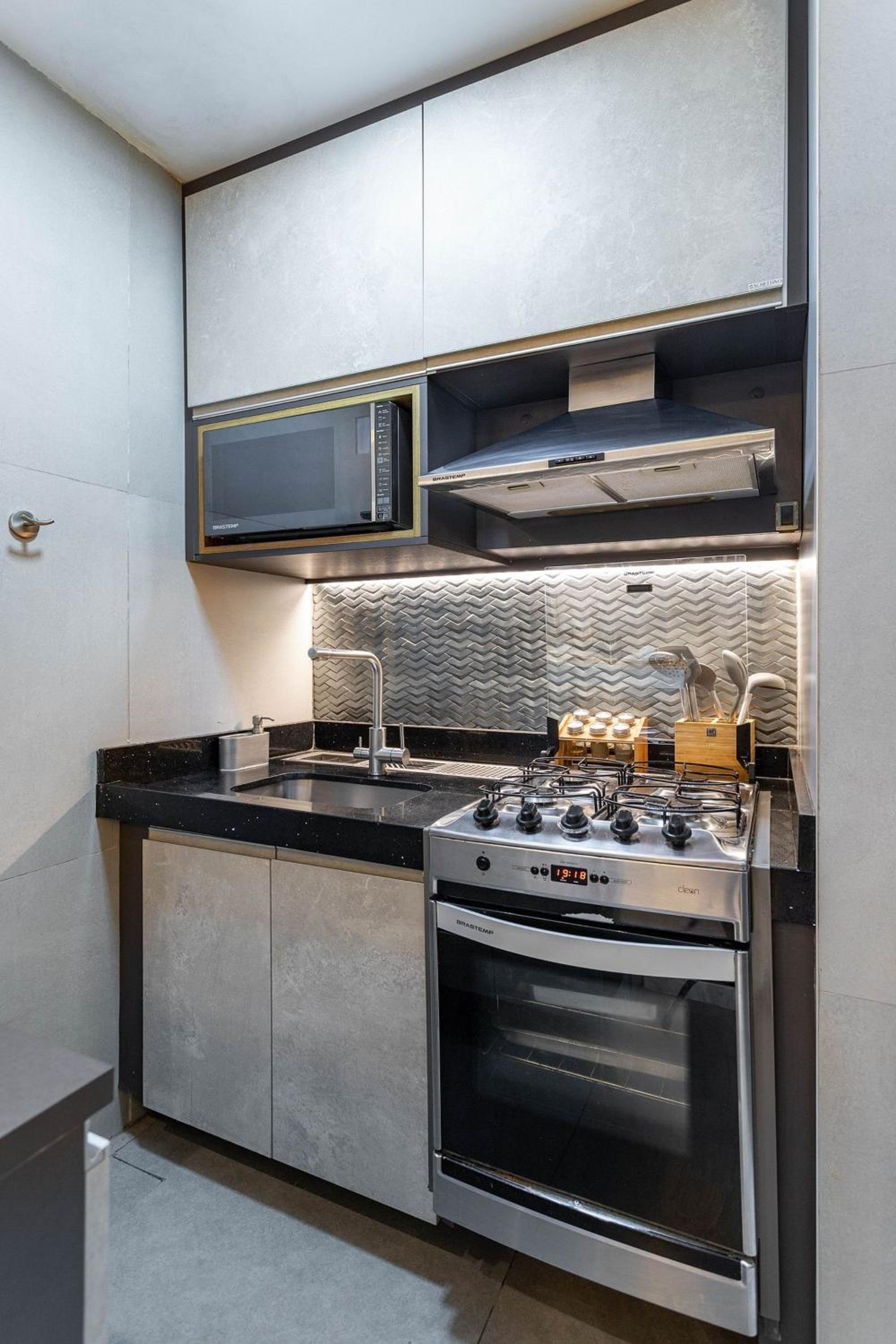 Fully equipped apartment in a prime Lapa location.