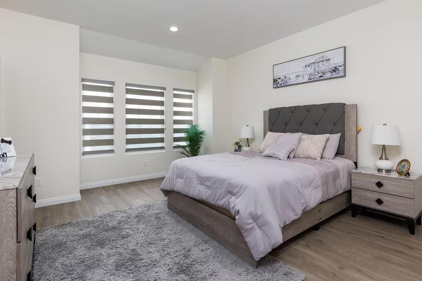 Bright Pasadena Getaway w Patio & Near Old Town