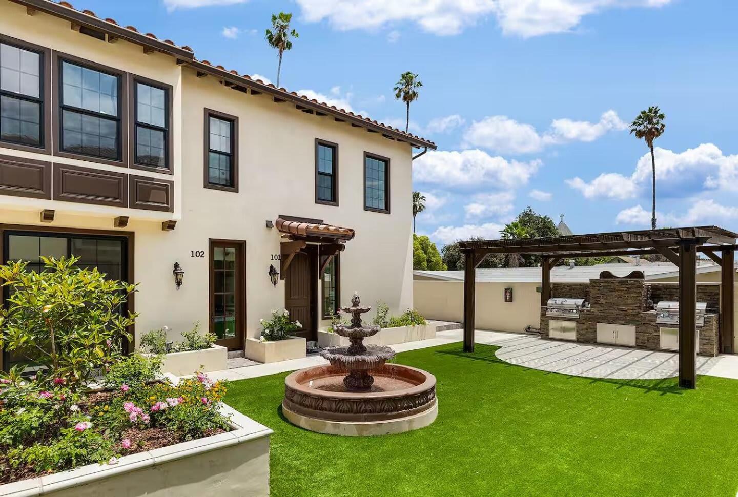 Bright Pasadena Getaway w Patio & Near Old Town