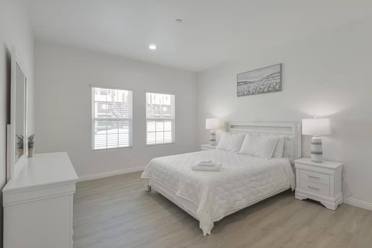 Stylish Pasadena Stay Near Old Town & Rose Bowl