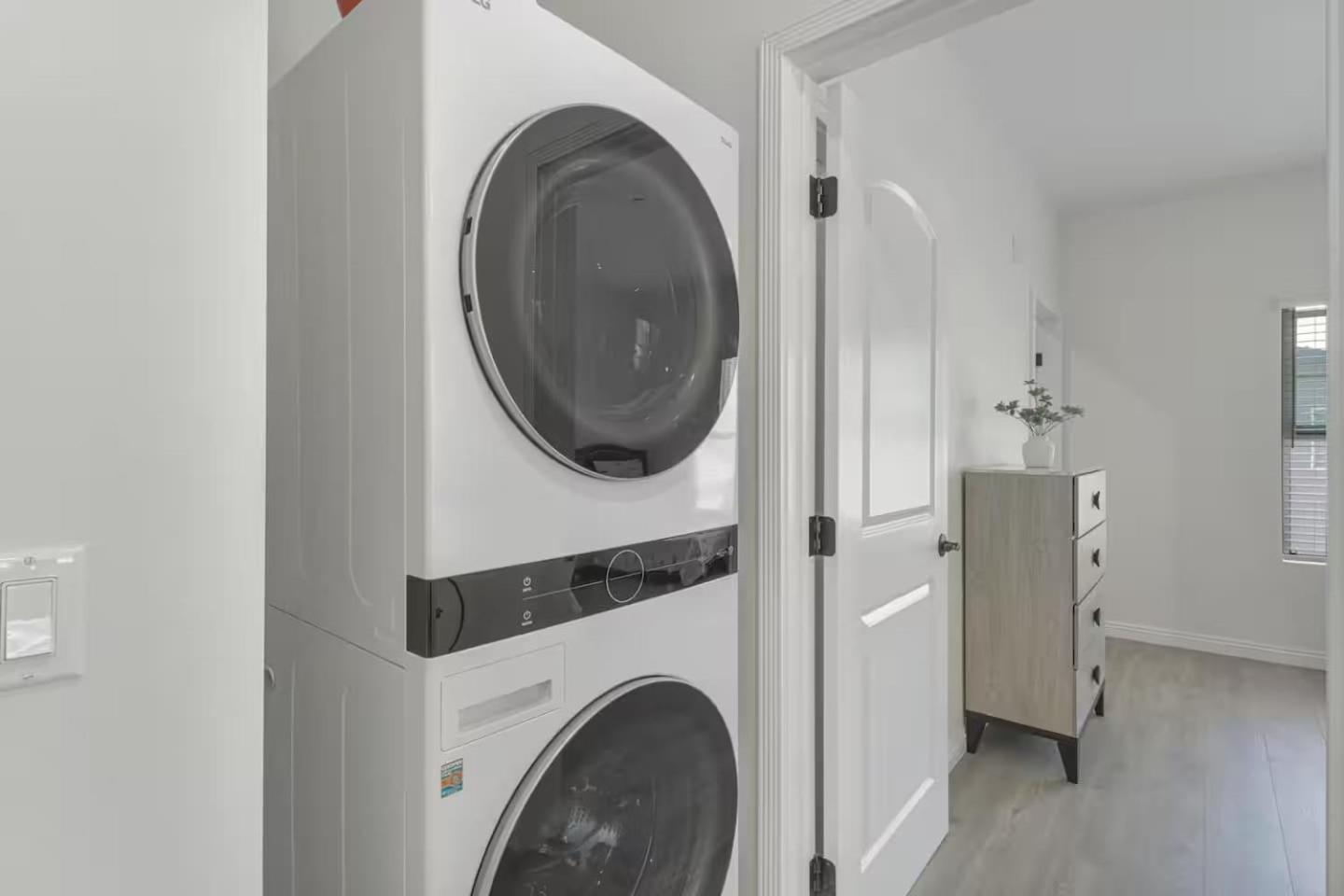 Stylish Pasadena Stay Near Old Town & Rose Bowl