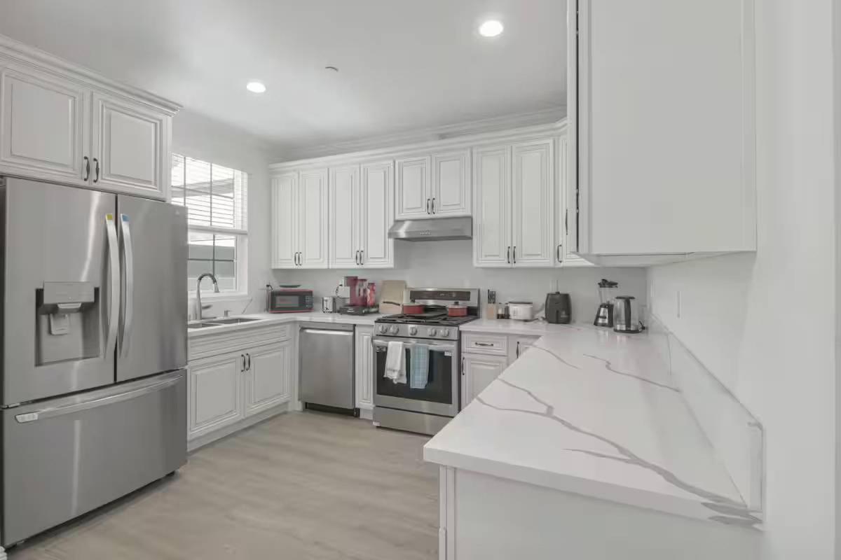 Stylish Pasadena Stay Near Old Town & Rose Bowl