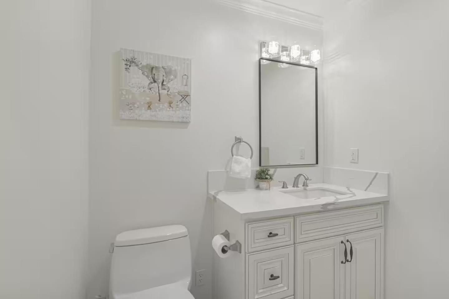 Stylish Pasadena Stay Near Old Town & Rose Bowl
