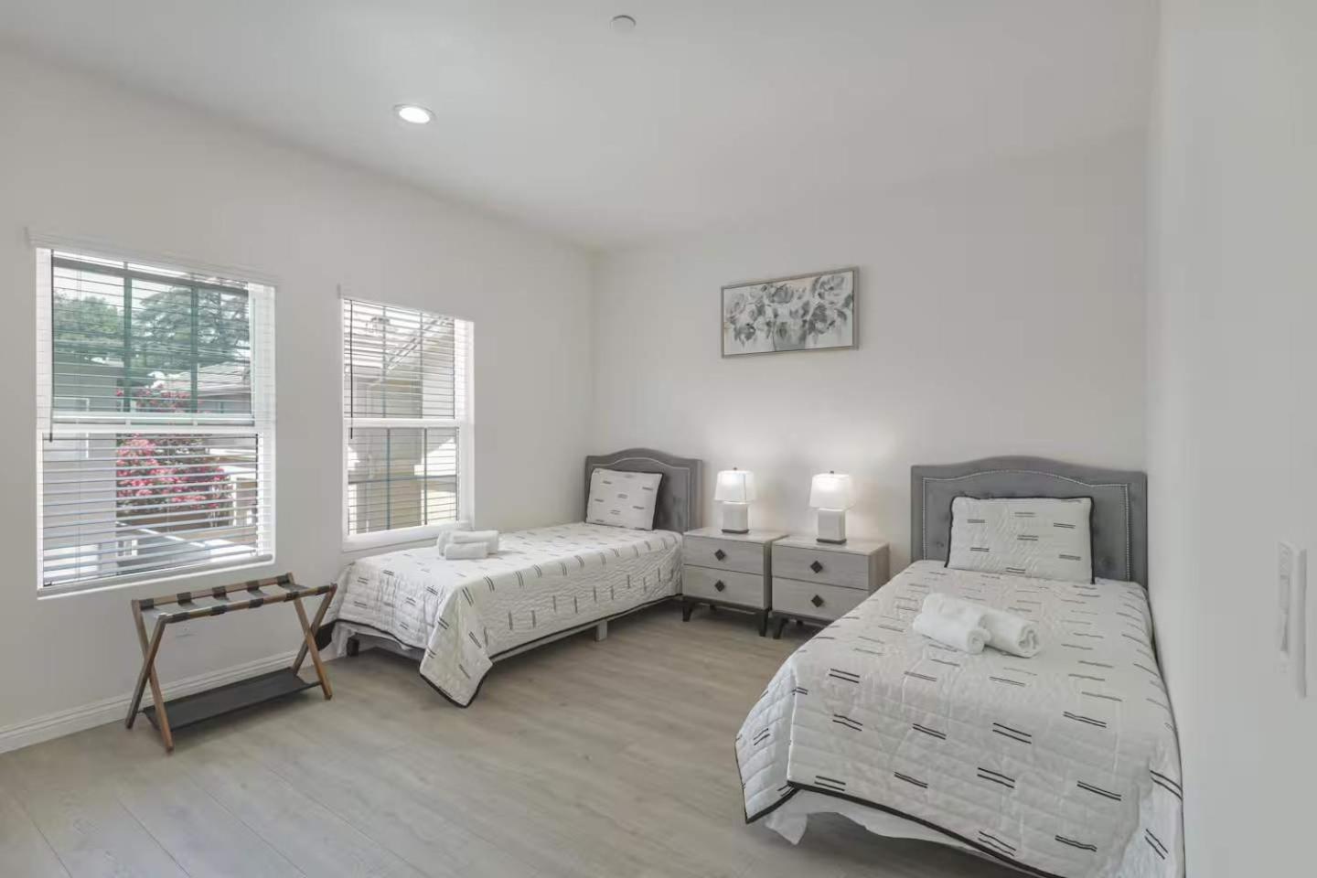 Stylish Pasadena Stay Near Old Town & Rose Bowl