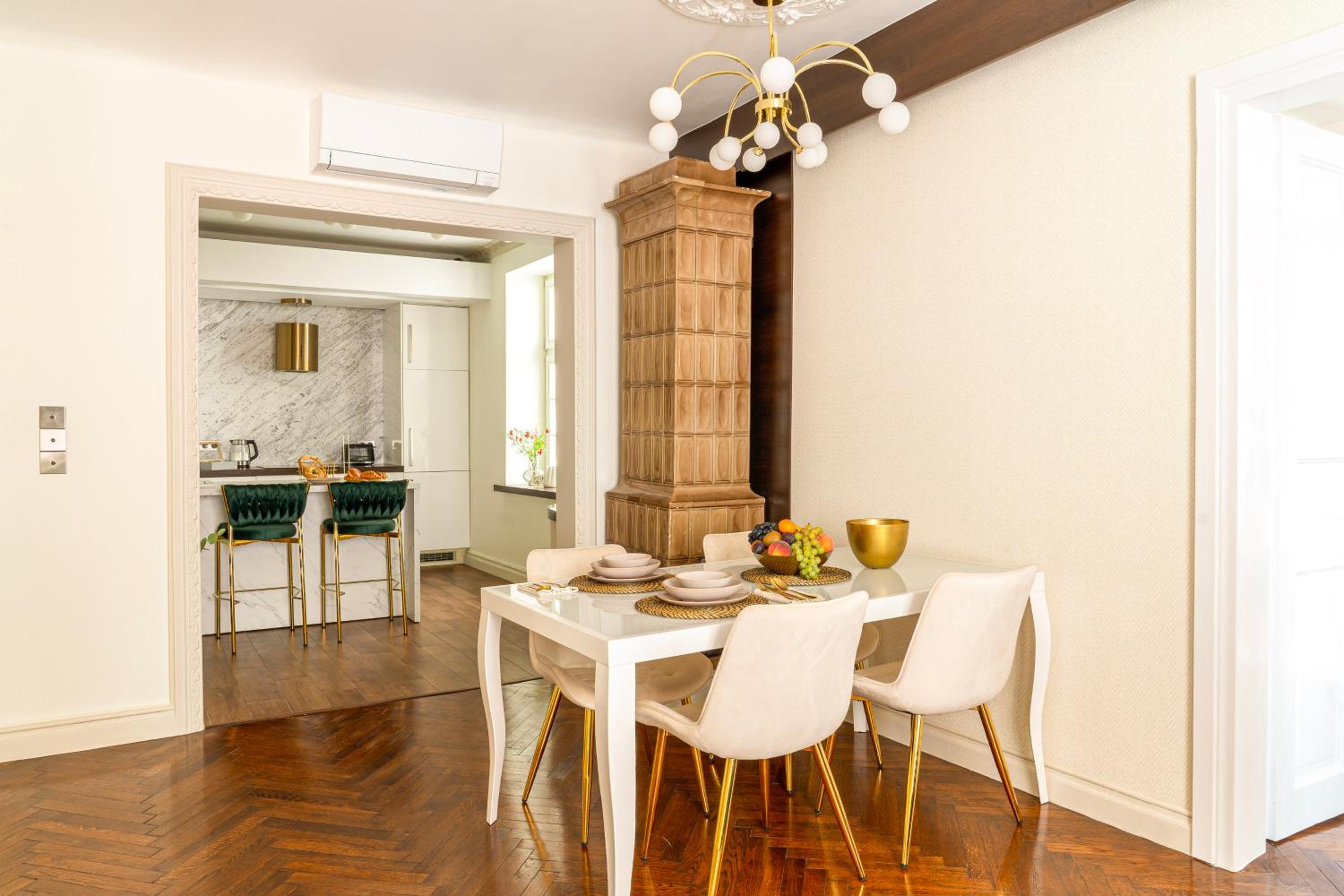 Main Square Prestige Suites by Staymoovers