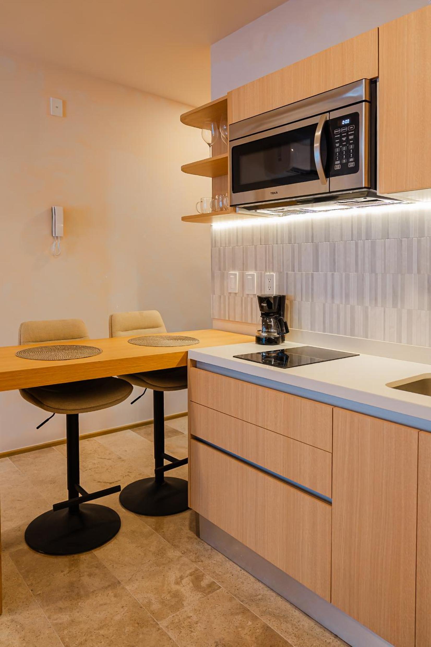 New Luxury Studio in the City Center