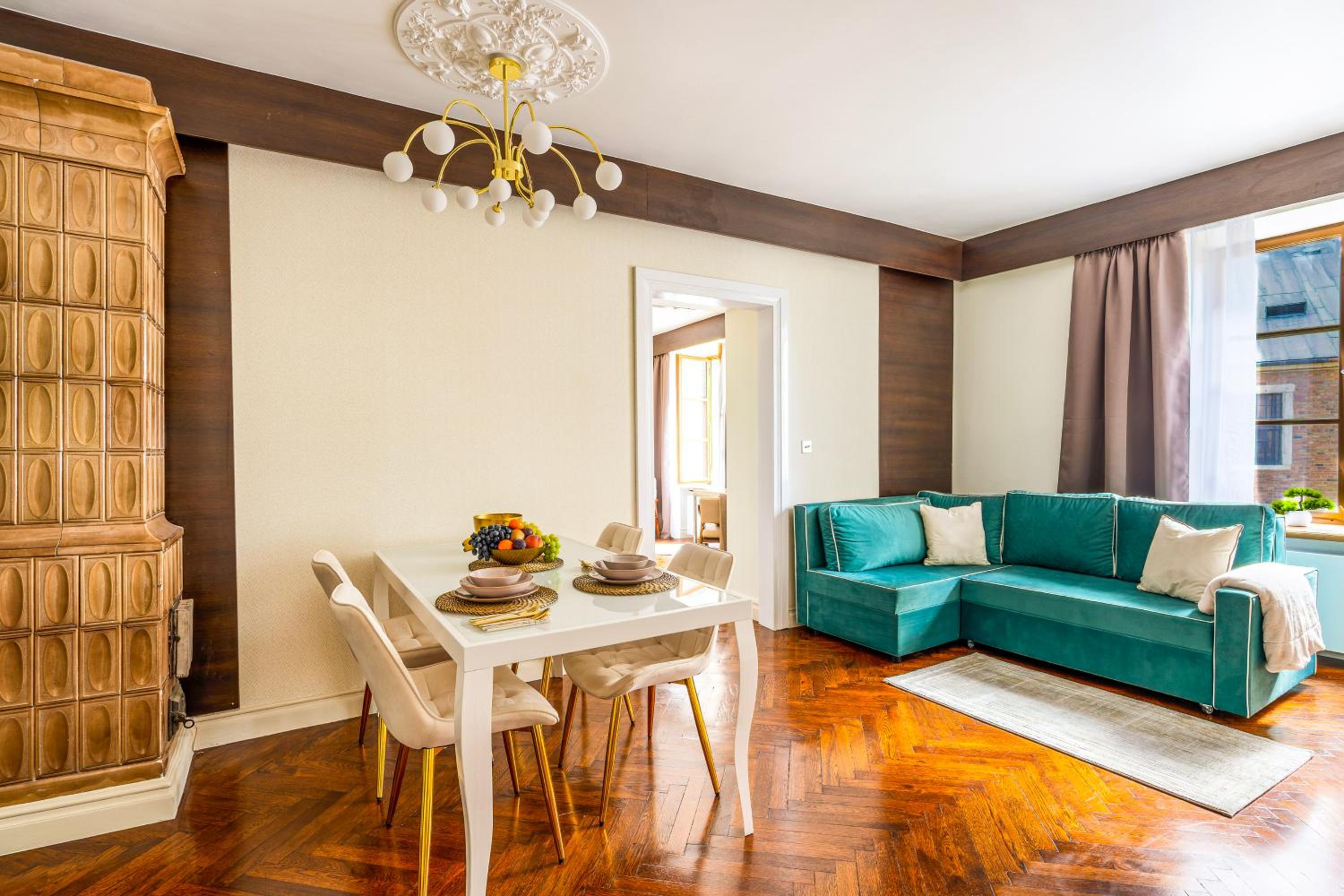 Main Square Prestige Suites by Staymoovers