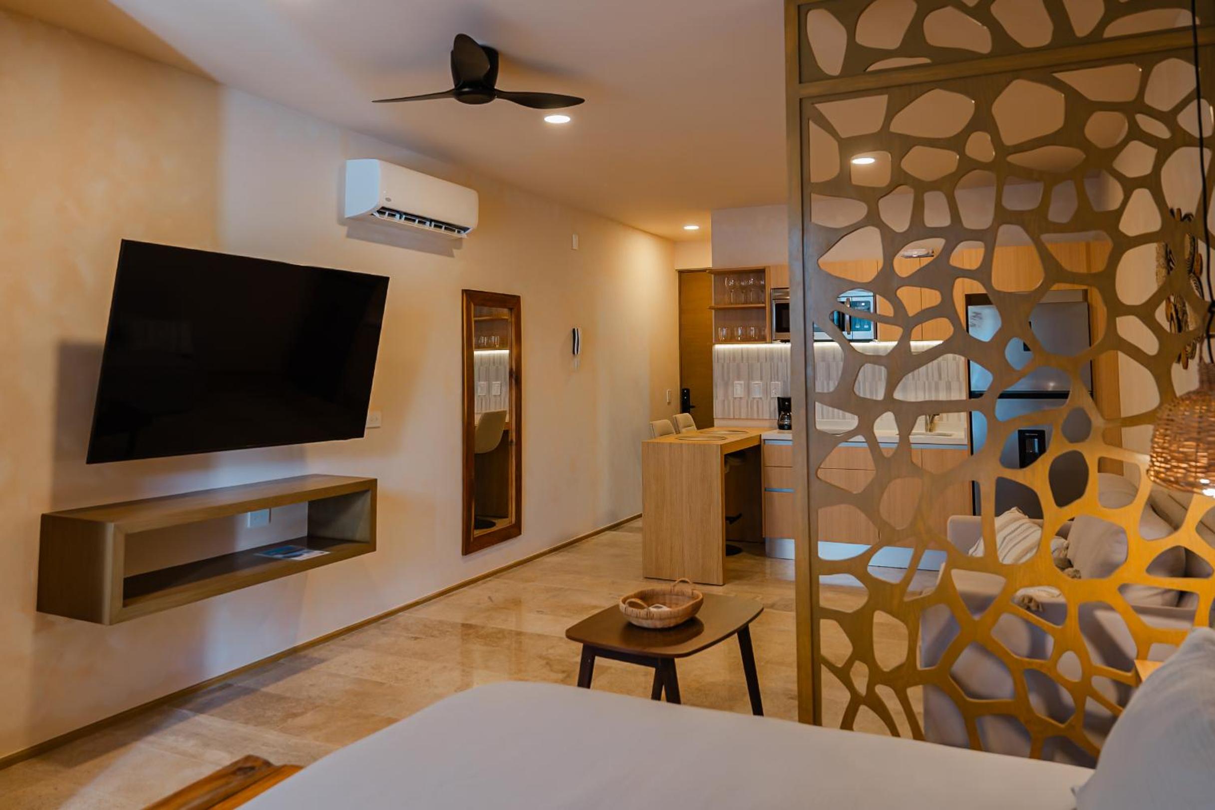 New Luxury Studio in the City Center