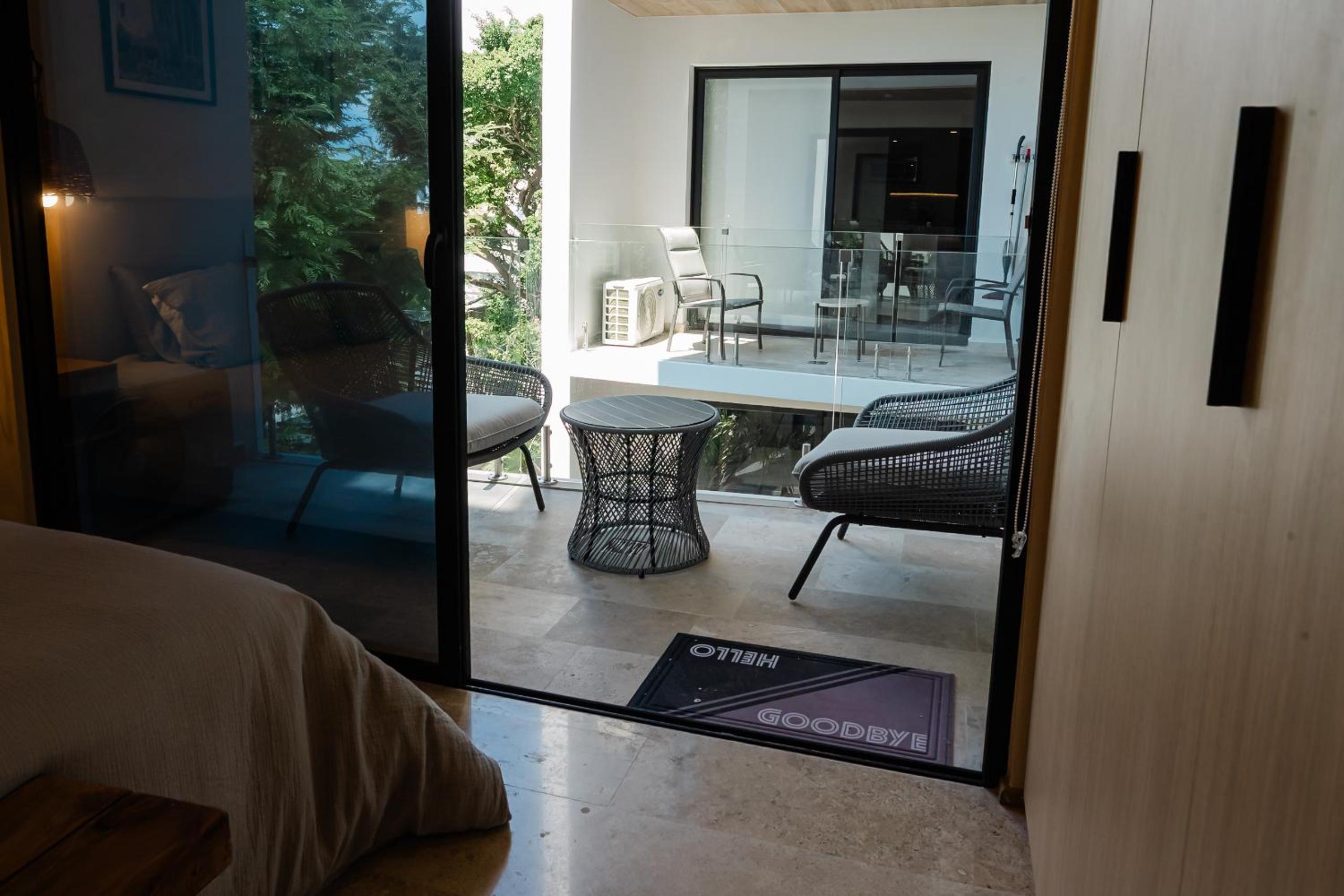New Luxury Studio in the City Center