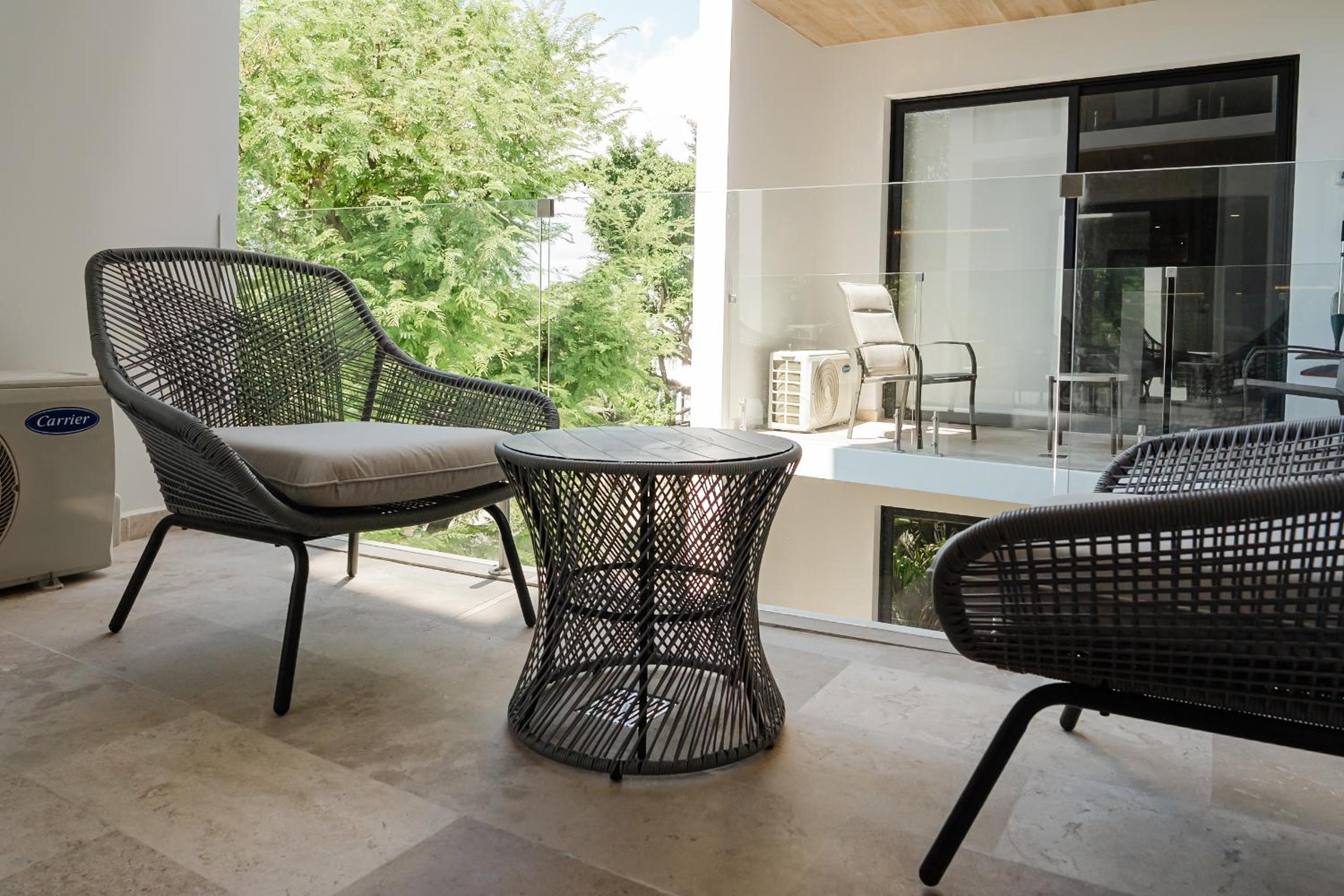 New Luxury Studio in the City Center