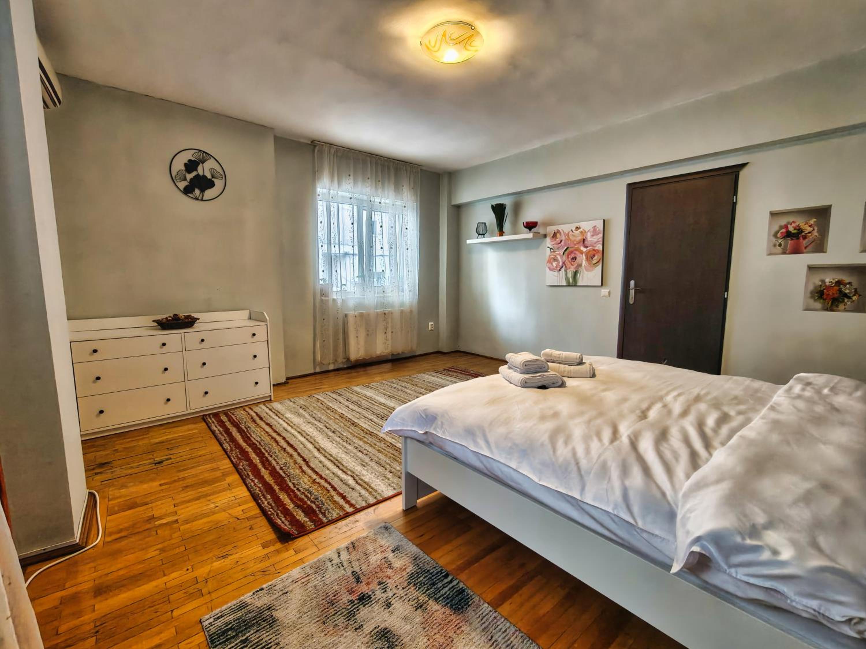 Balcesti Design Apartments - Walk to Old Town - Pumo Properties