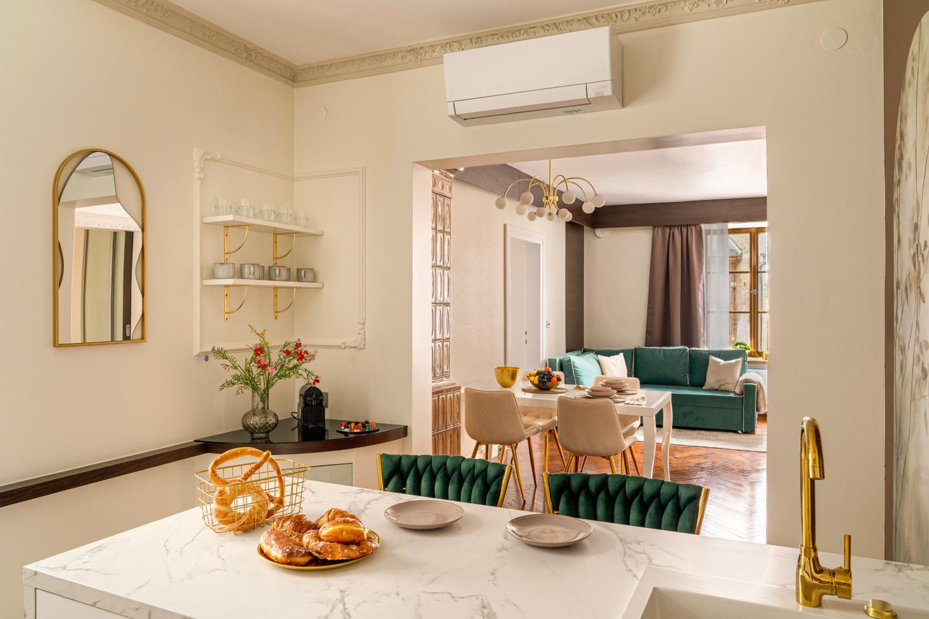 Main Square Prestige Suites by Staymoovers