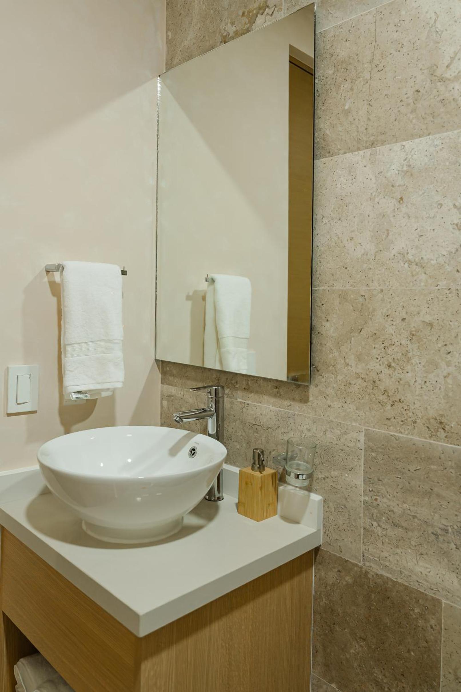New Luxury Studio in the City Center