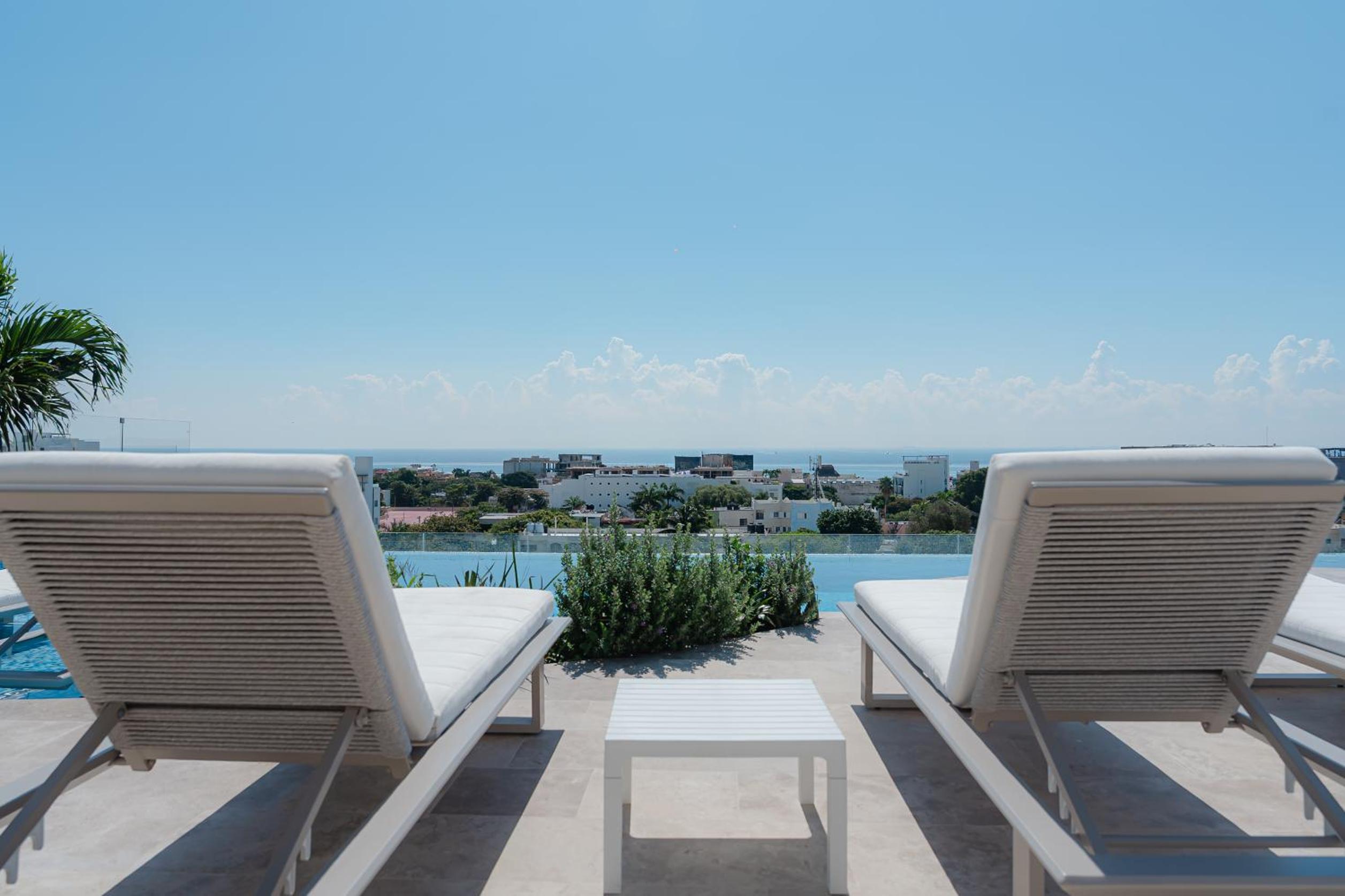 New Luxury Studio in the City Center