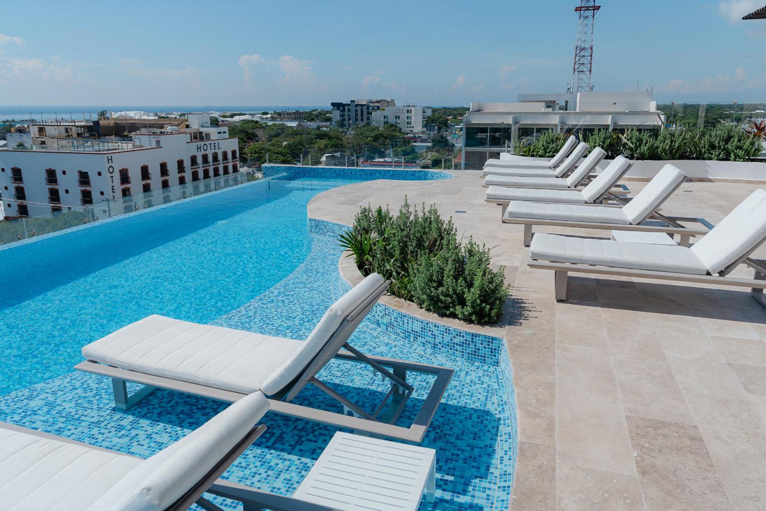 New Luxury Studio in the City Center
