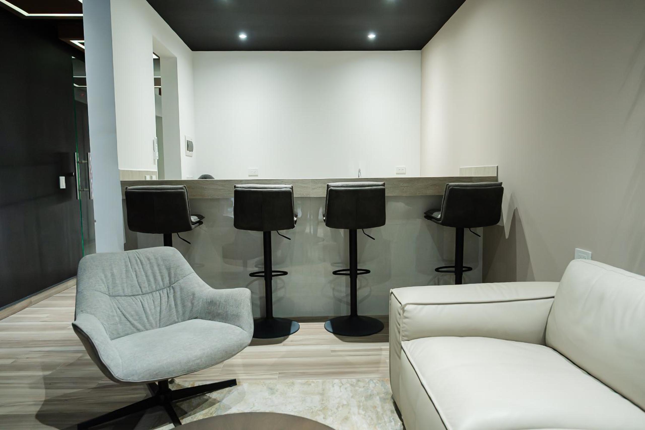 New Luxury Studio in the City Center