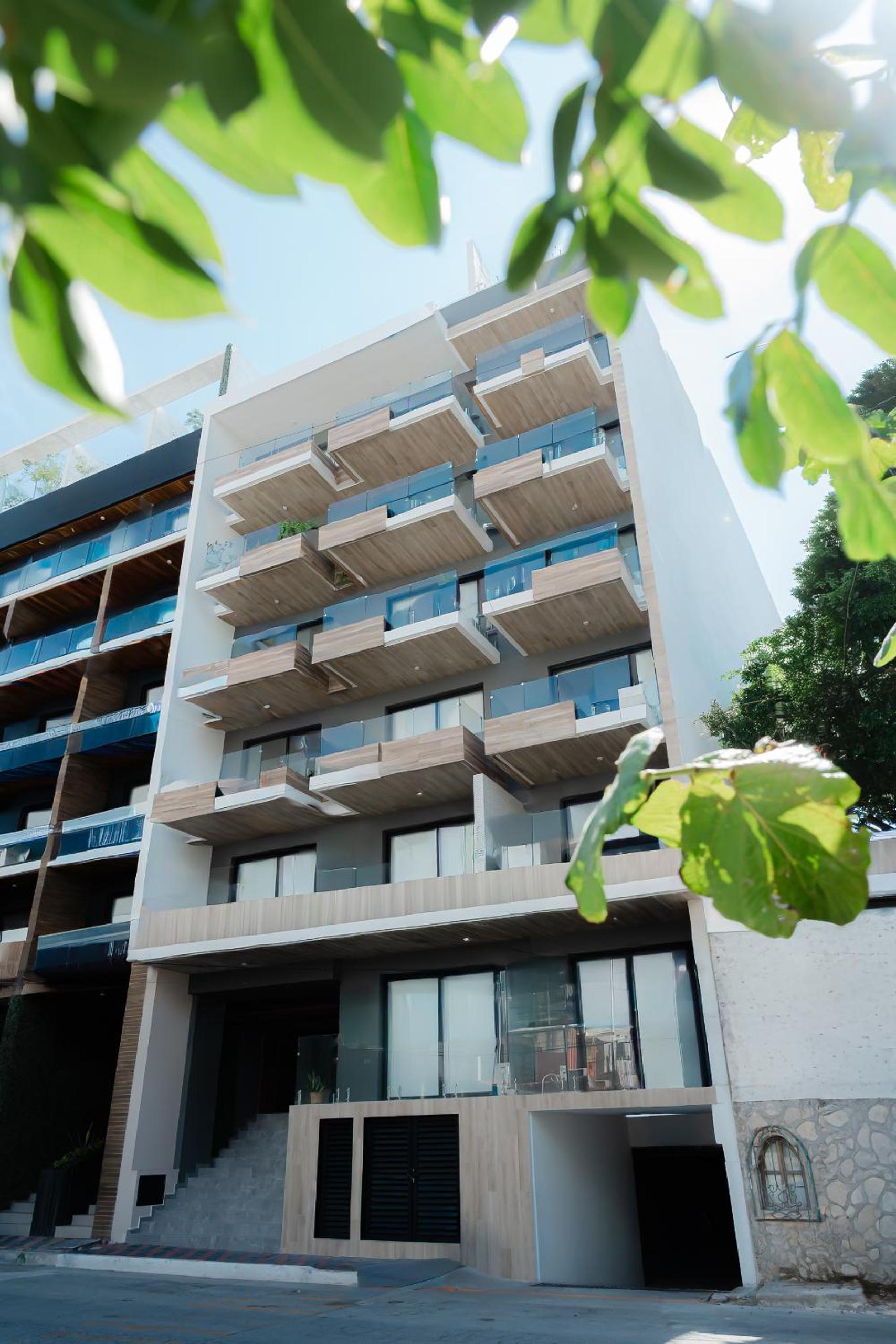 New Luxury Studio in the City Center