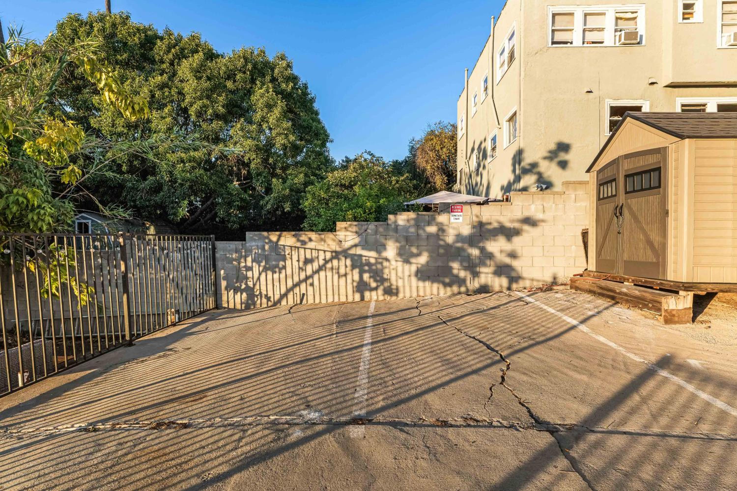 Echo Park Spacious Two-Bedroom Apartment with Private Yard and Parking