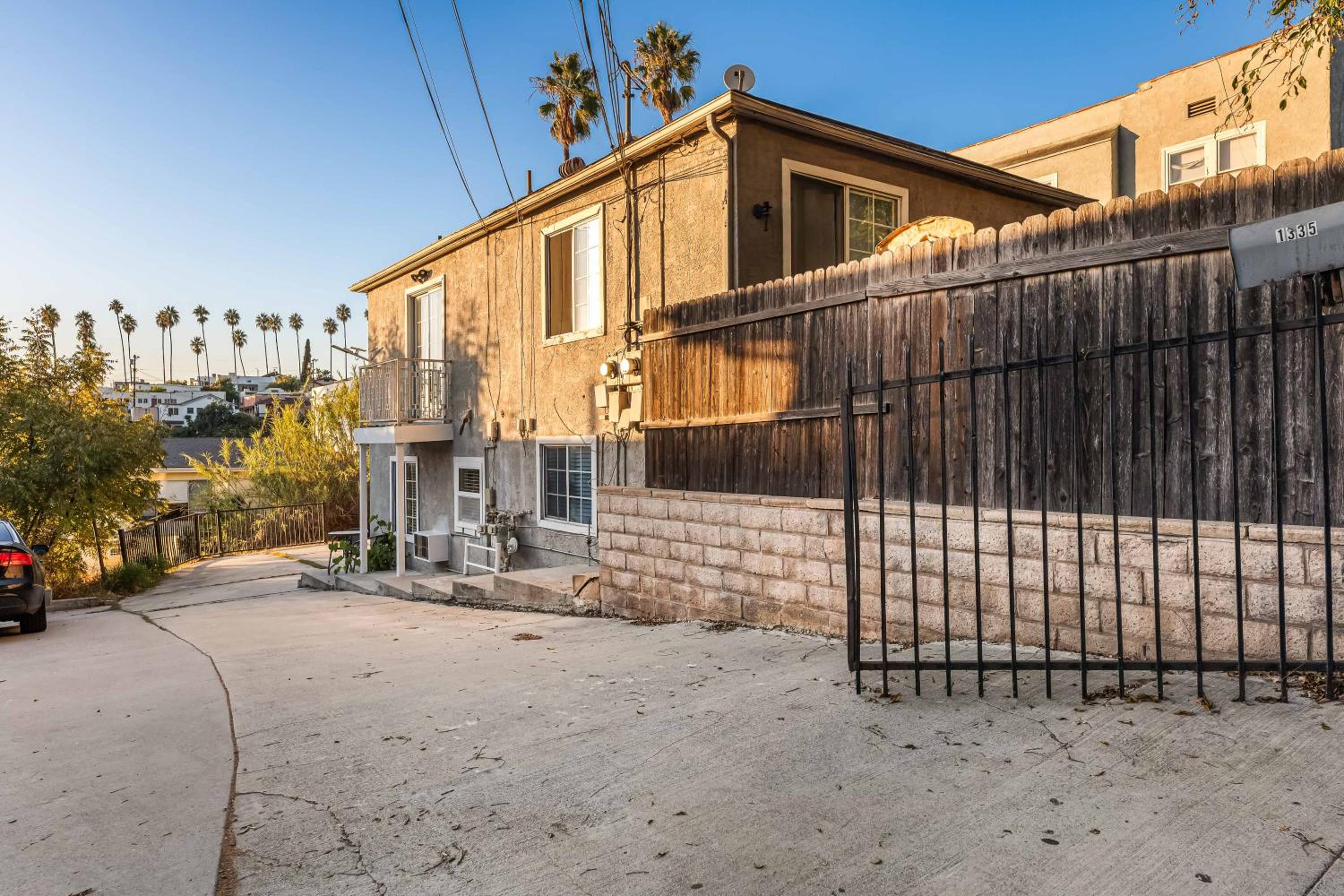 Echo Park Spacious Two-Bedroom Apartment with Private Yard and Parking