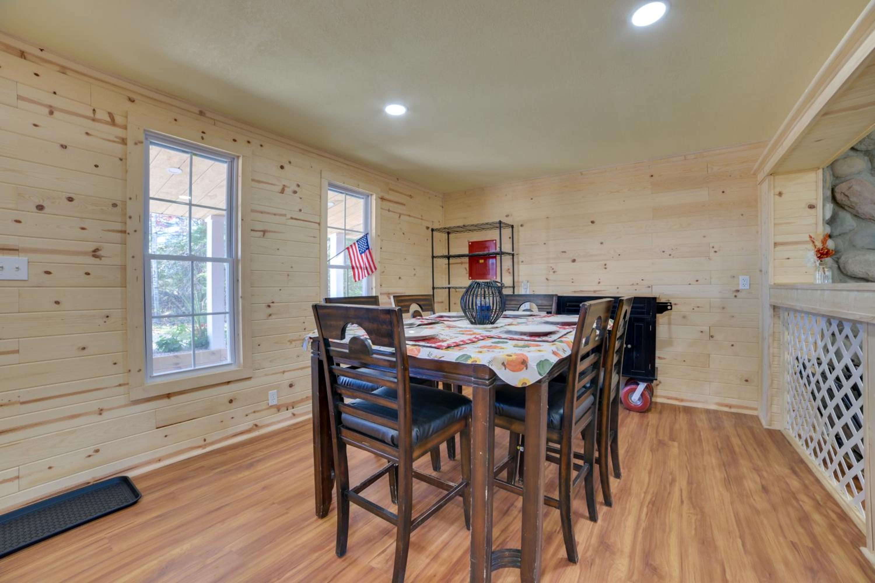 Pet Friendly Chub Creek Cabin Hunt, Hike and Fish!