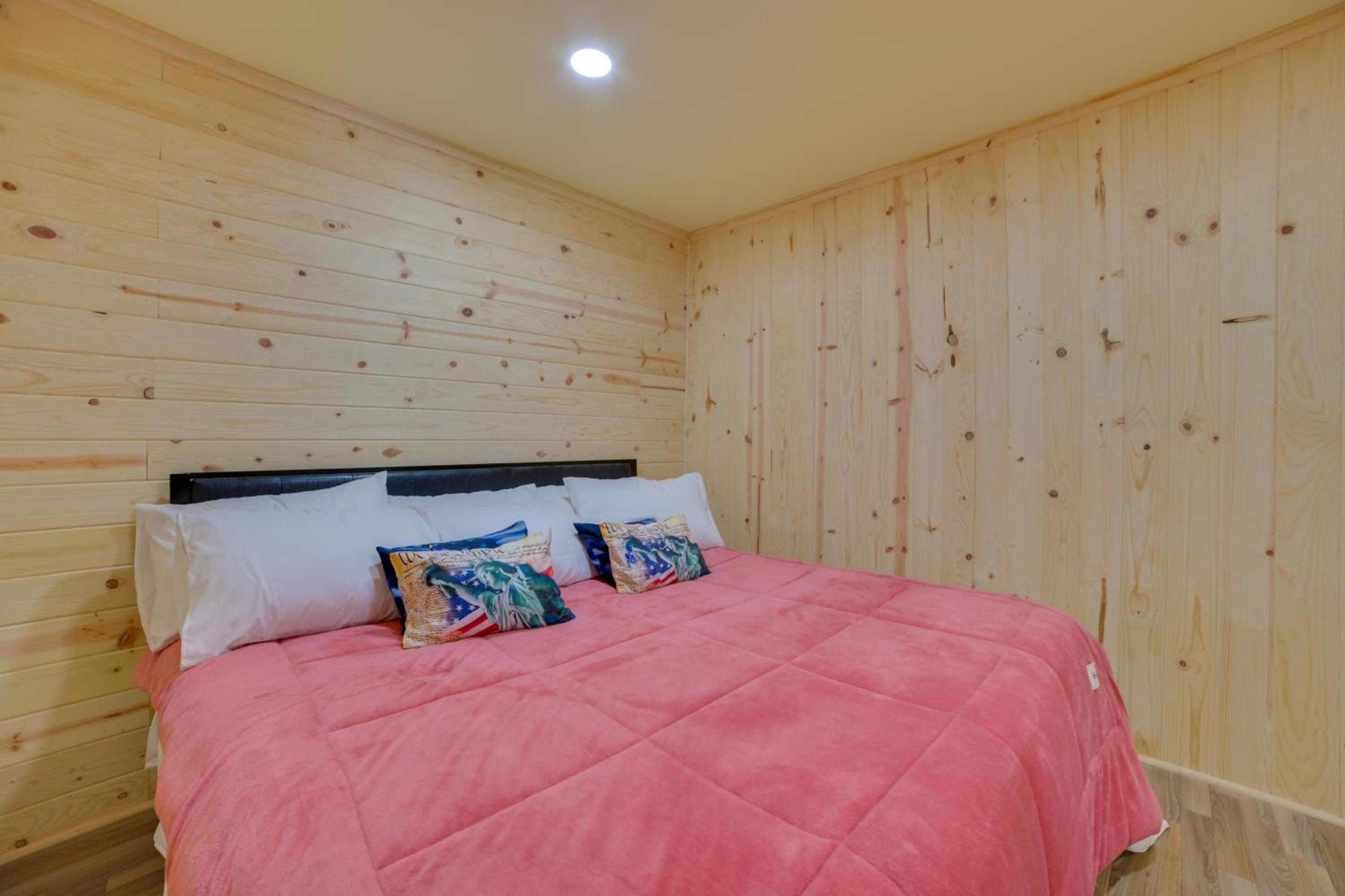 Pet Friendly Chub Creek Cabin Hunt, Hike and Fish!