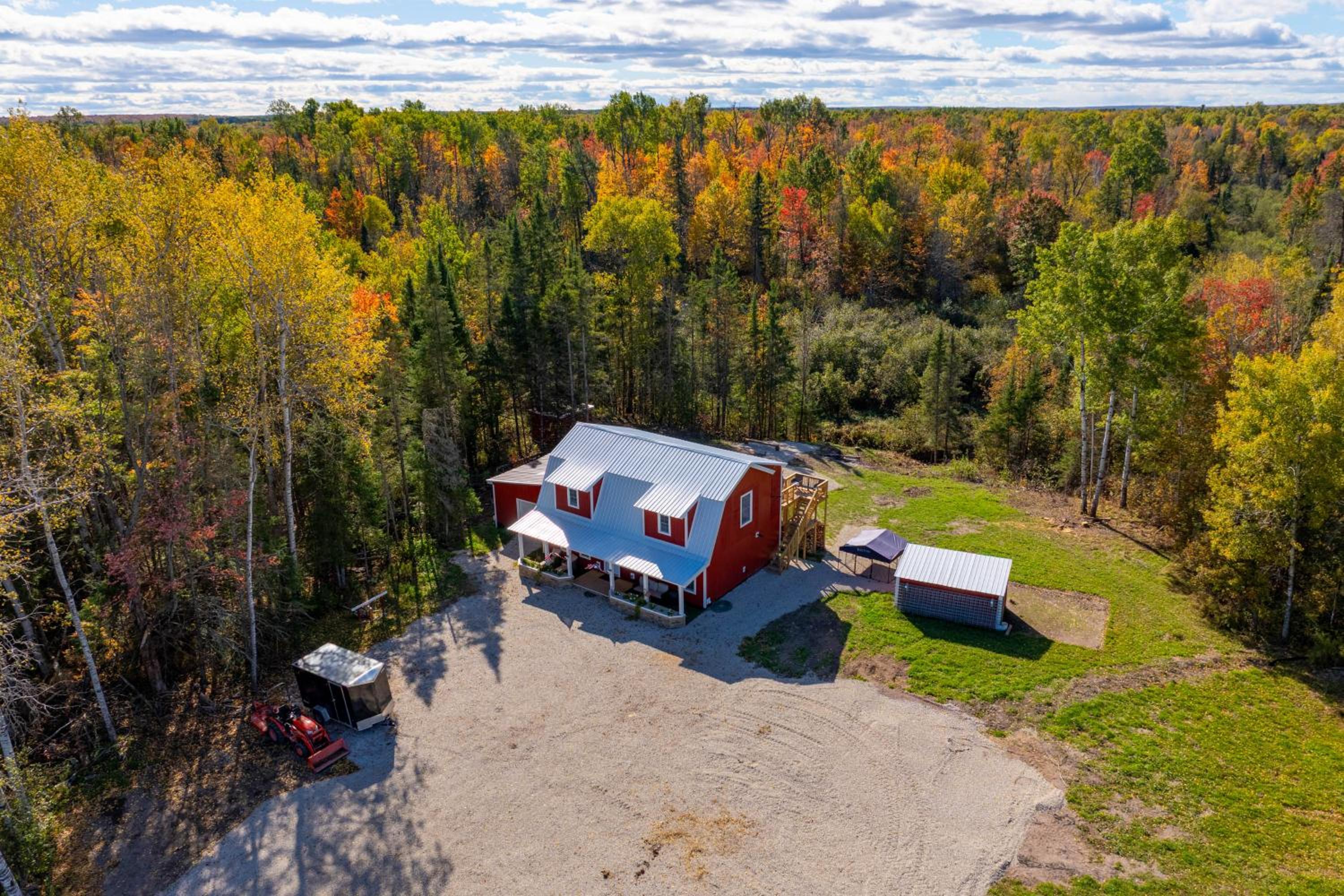 Pet Friendly Chub Creek Cabin Hunt, Hike and Fish!
