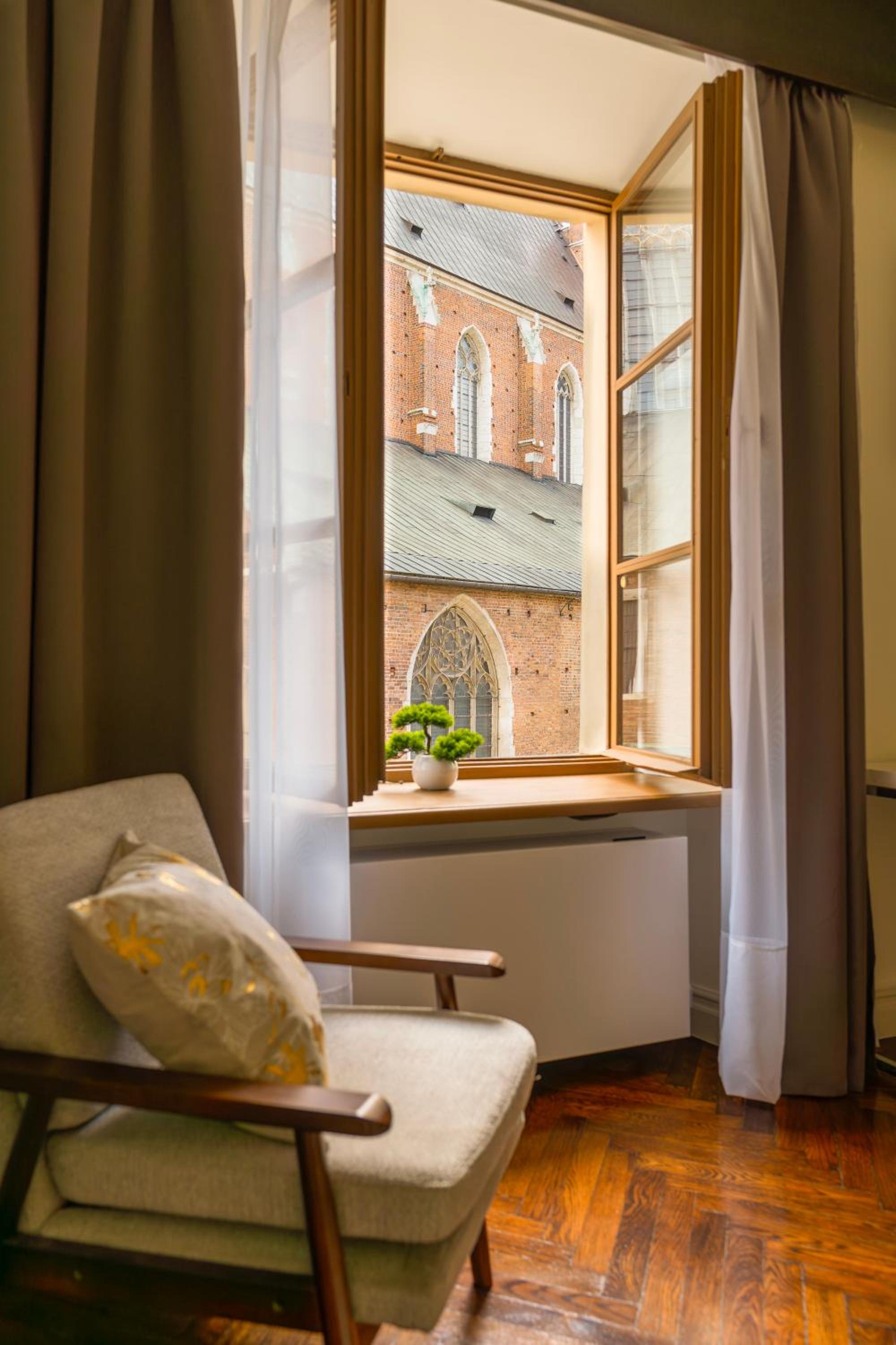 Main Square Prestige Suites by Staymoovers