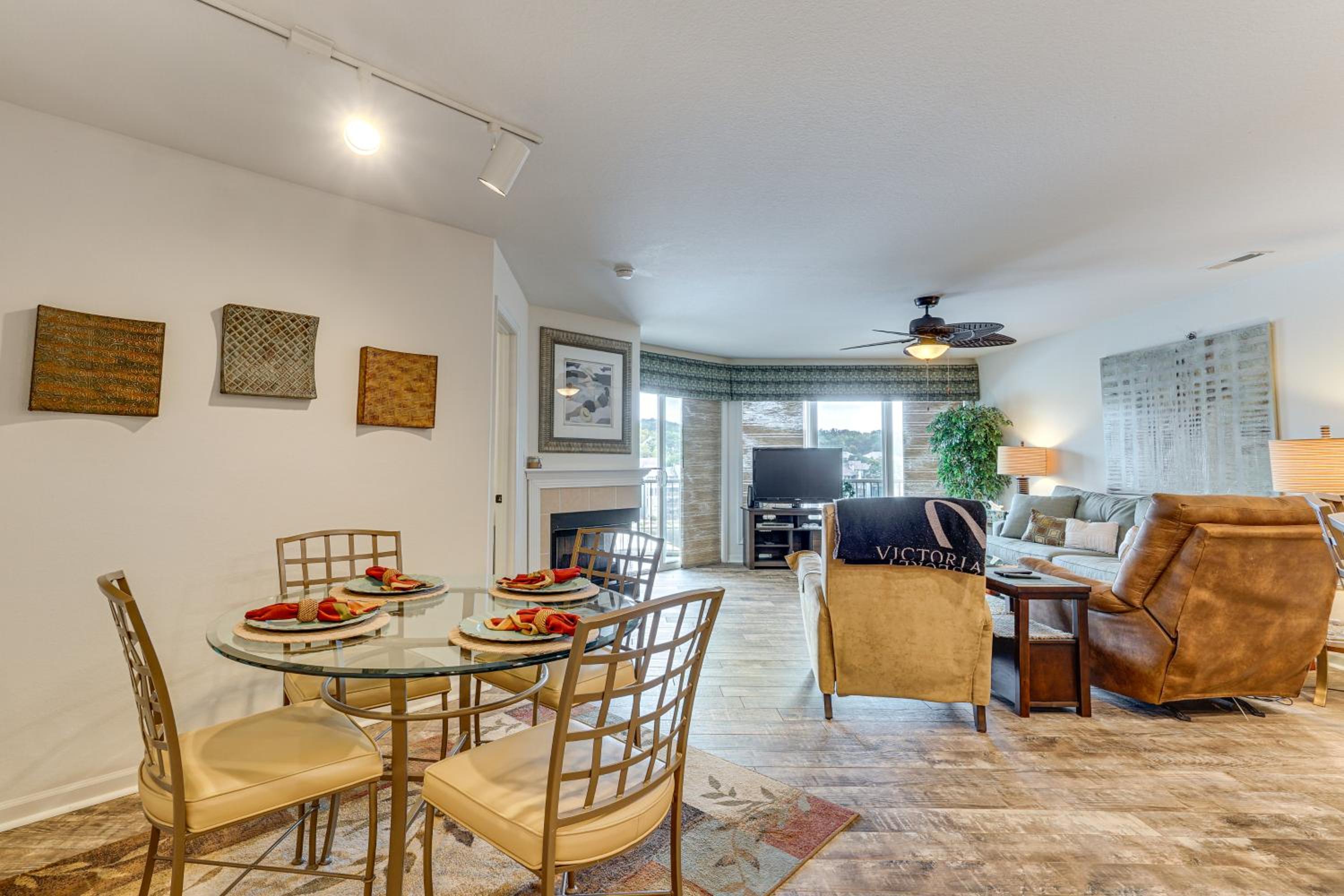 Waterfront Balcony! Condo on Lake of the Ozarks