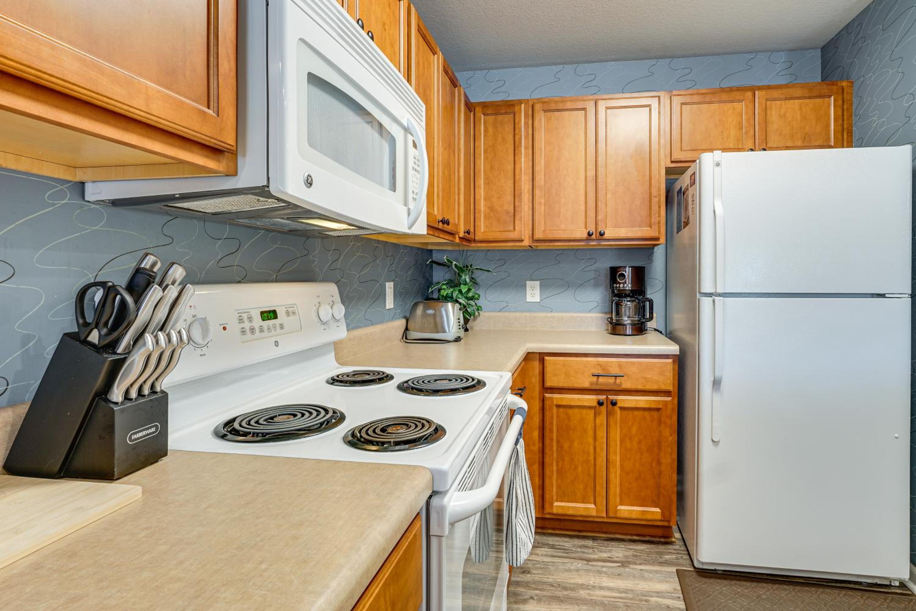 Waterfront Balcony! Condo on Lake of the Ozarks
