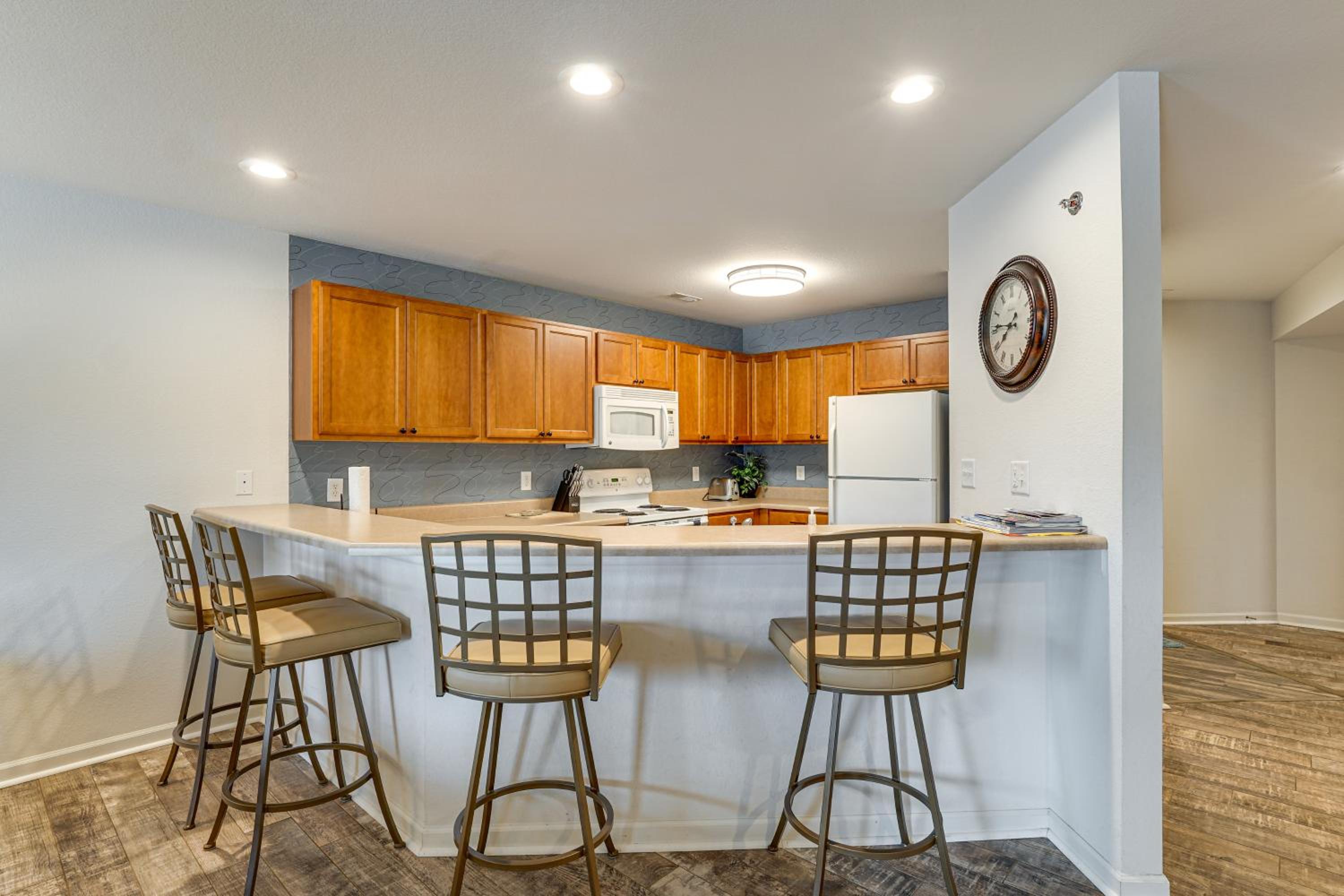 Waterfront Balcony! Condo on Lake of the Ozarks