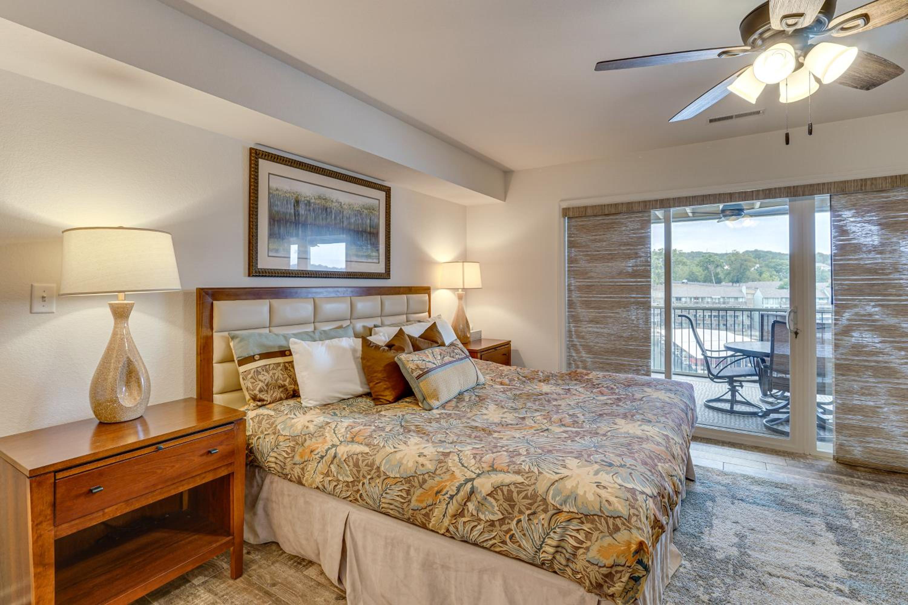 Waterfront Balcony! Condo on Lake of the Ozarks