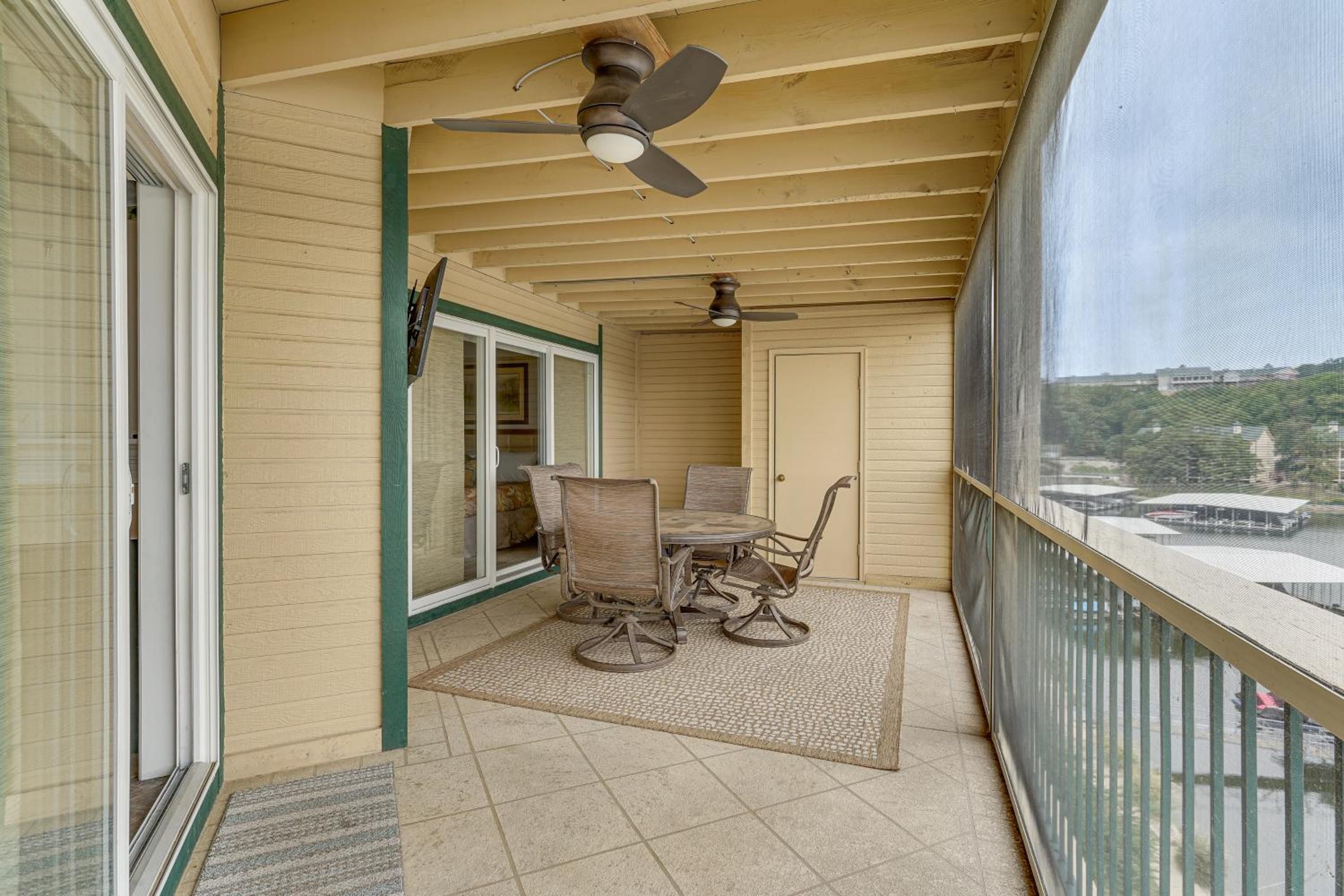 Waterfront Balcony! Condo on Lake of the Ozarks