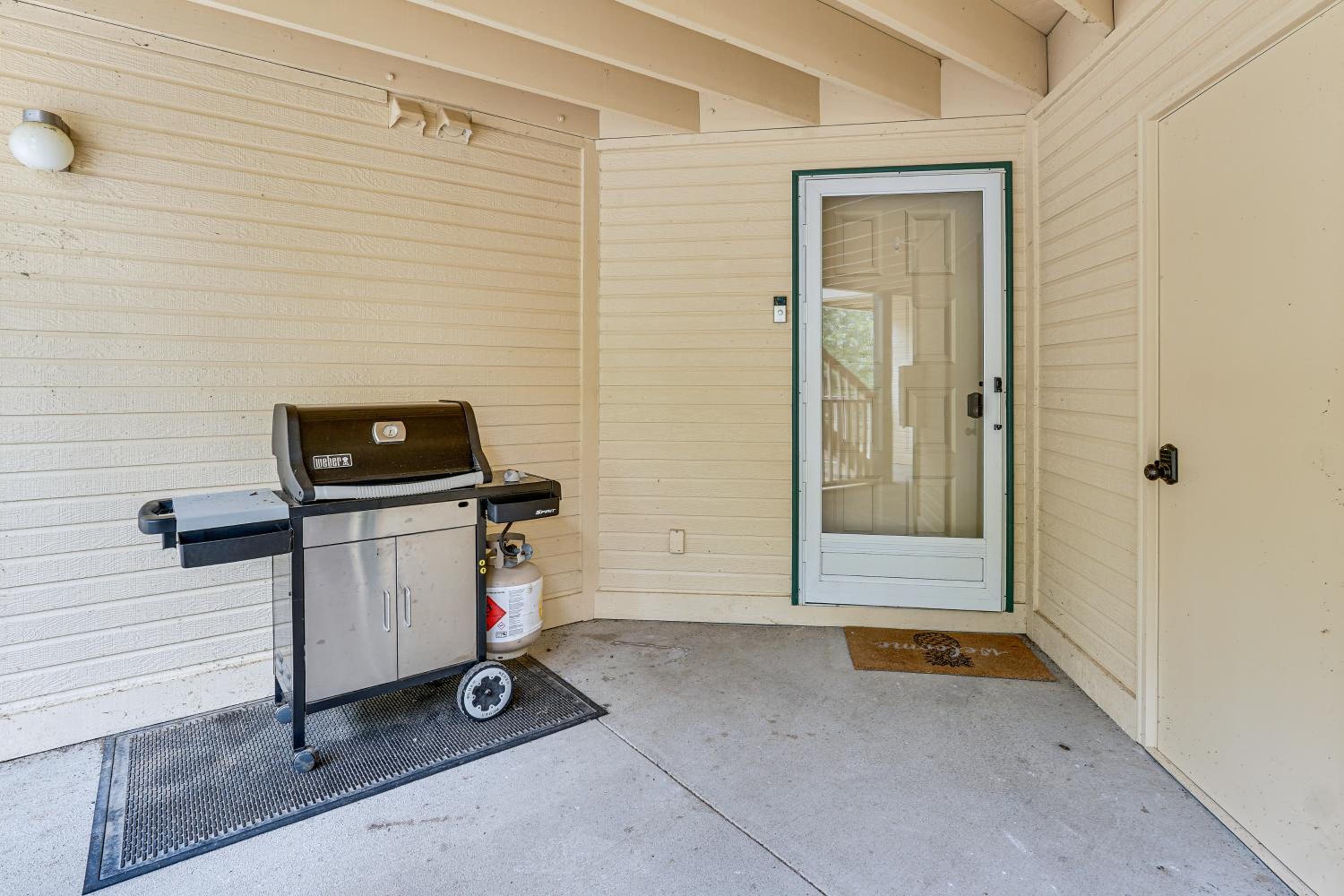 Waterfront Balcony! Condo on Lake of the Ozarks