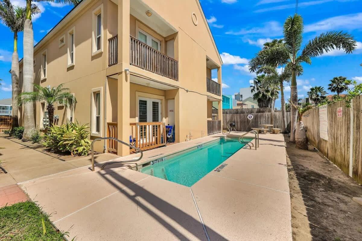 Beachfront South Padre Retreat w Balcony & Pool