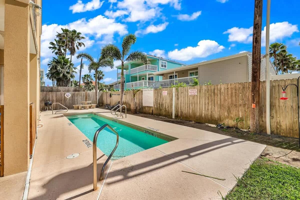 Beachfront South Padre Retreat w Balcony & Pool
