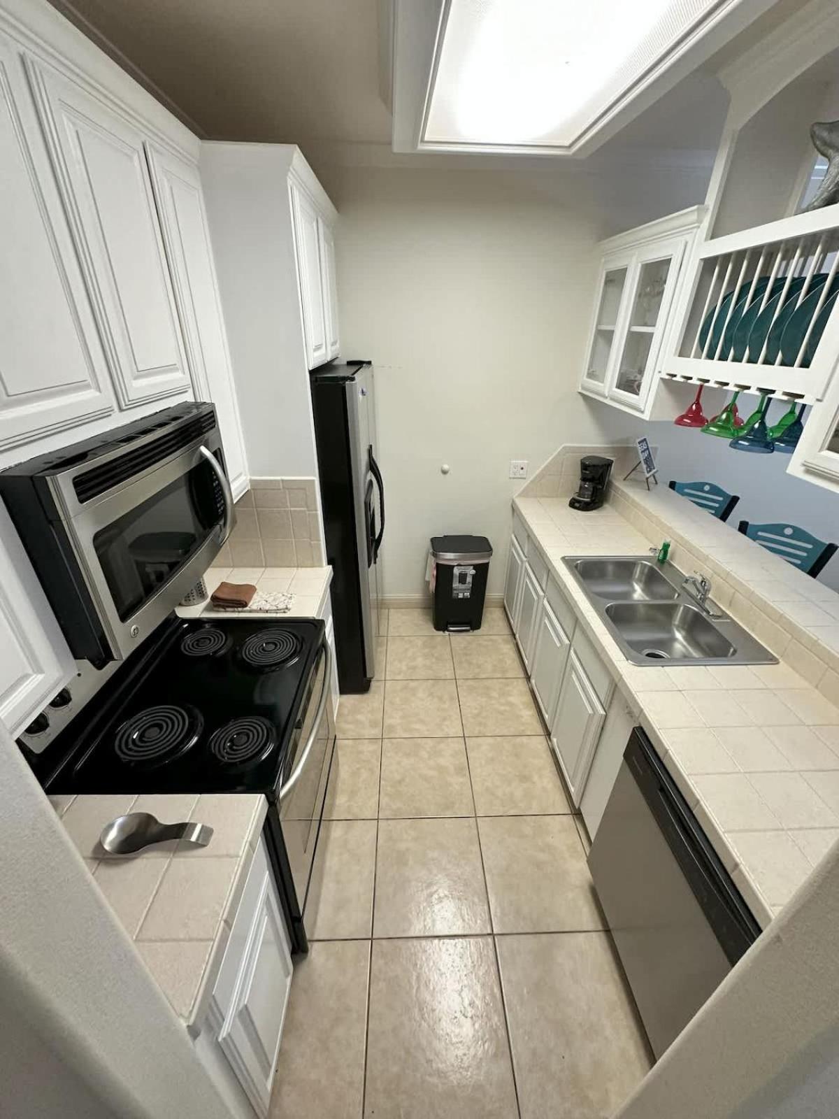Family Friendly Condo w Pool in South Padre Island