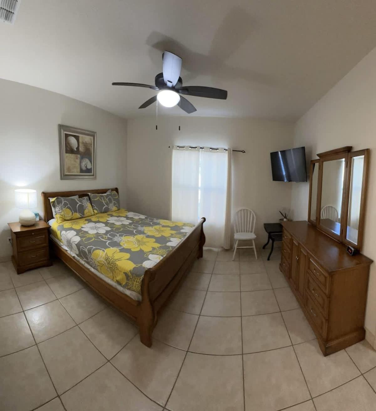 Family Friendly Condo w Pool in South Padre Island