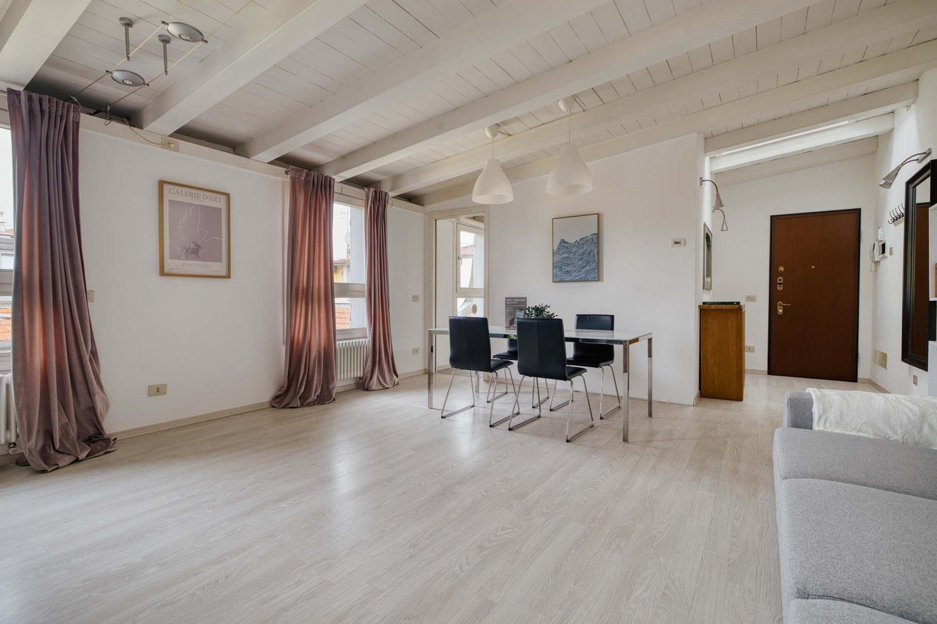 Bright flat in the Heart of Porta Venezia
