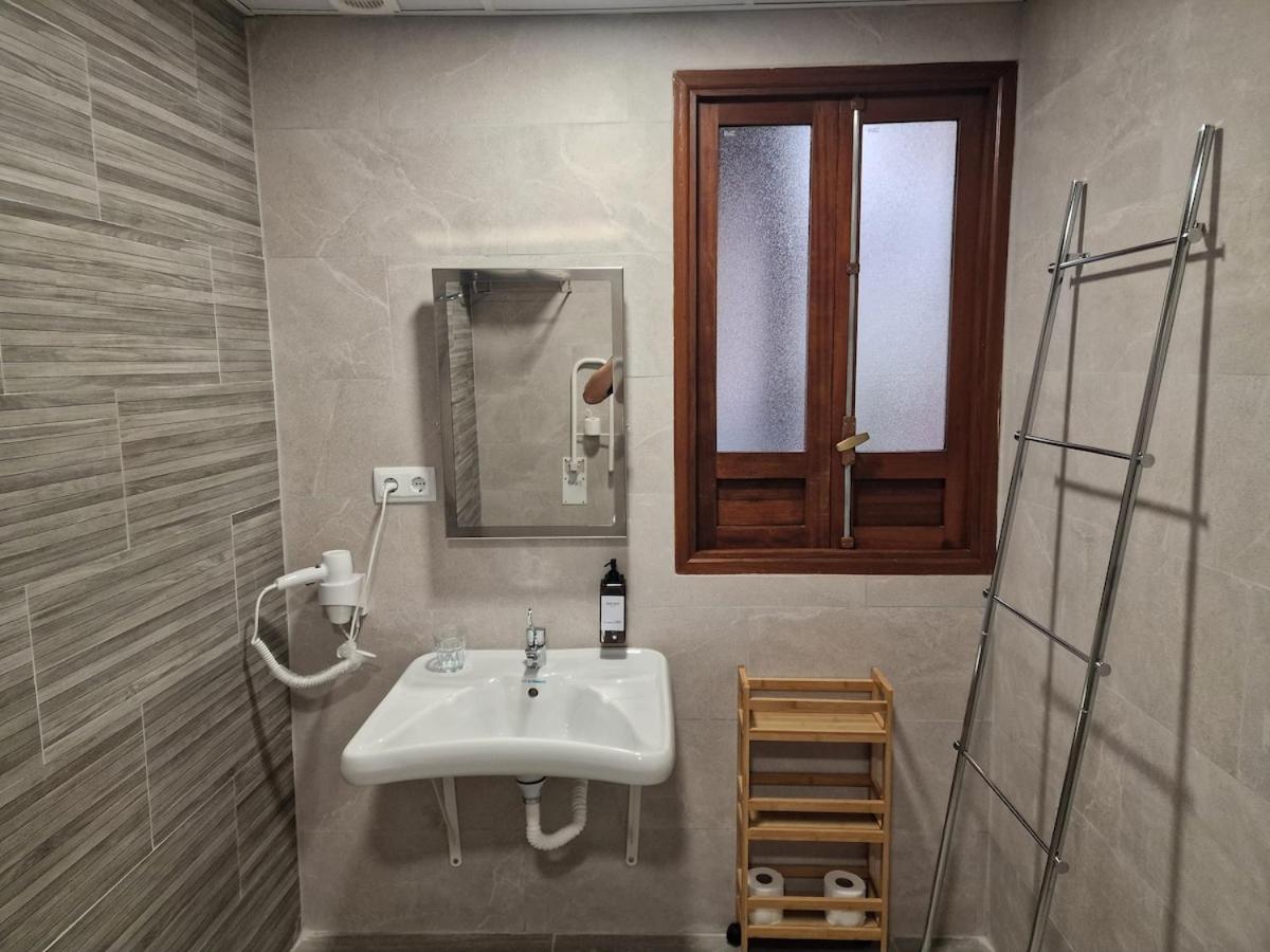 Habitación 1 con Baño Privado Casa Siglo XV Termas Romanas