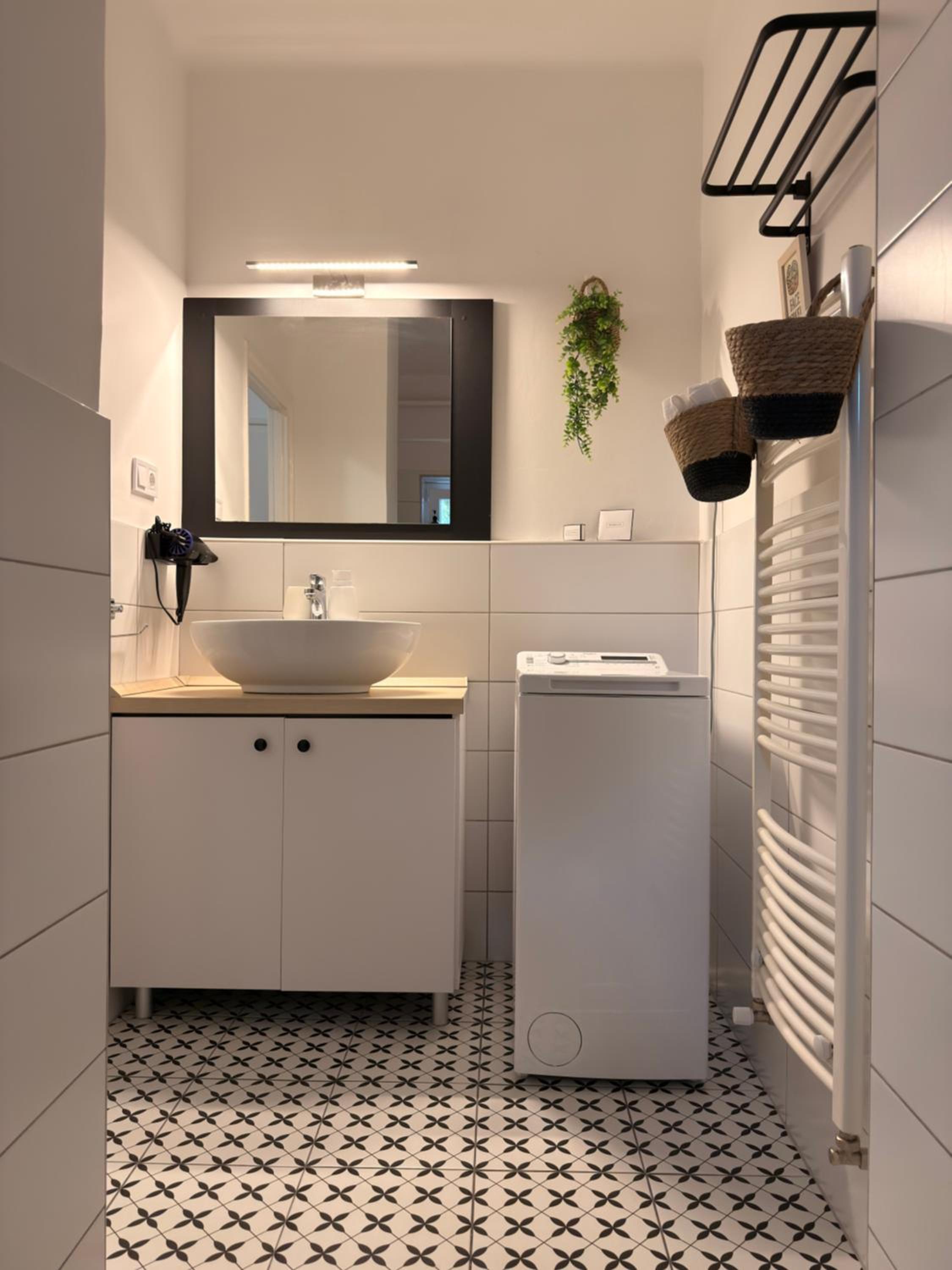City Center & Free Parking - Rest & Nest Boho Deluxe Apartment