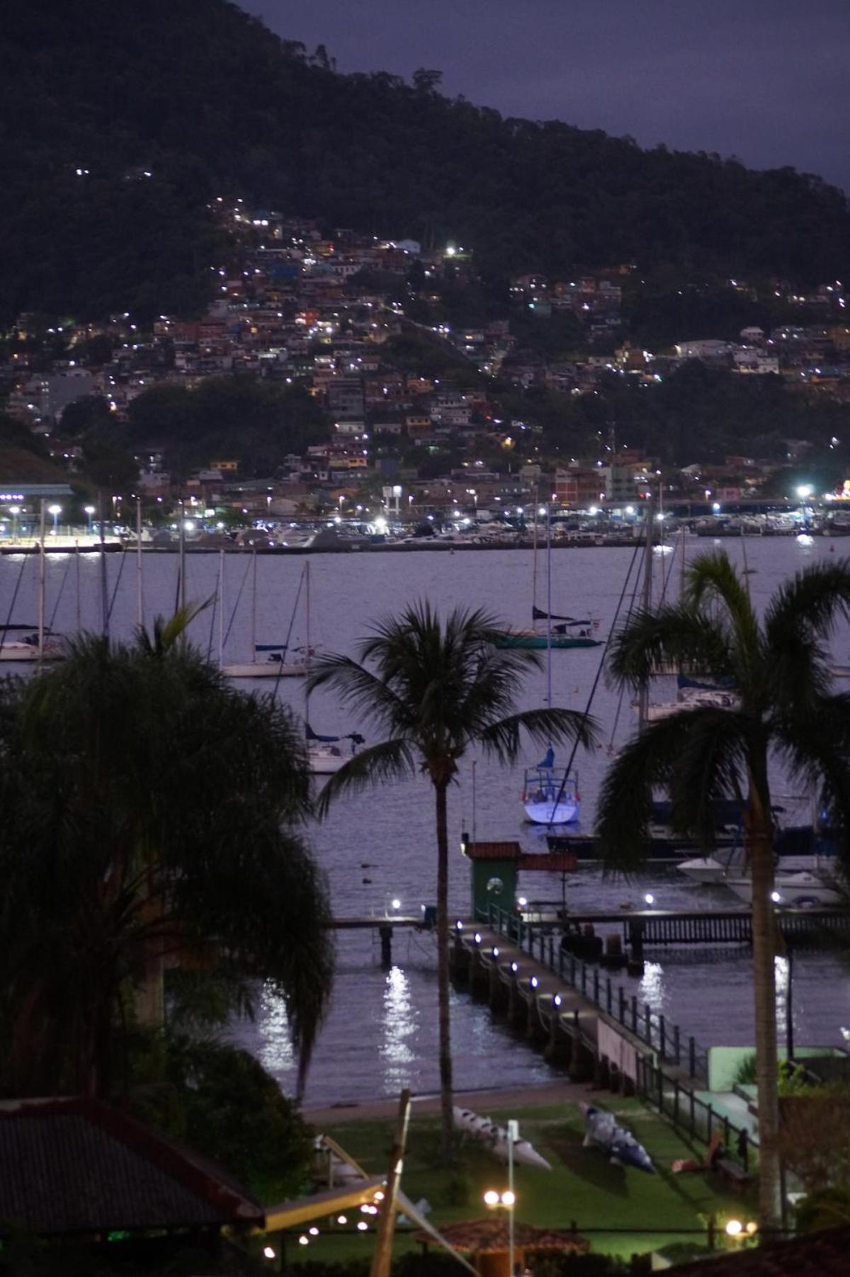 Paraiso de Angra Casa completa no condomio Marinas
