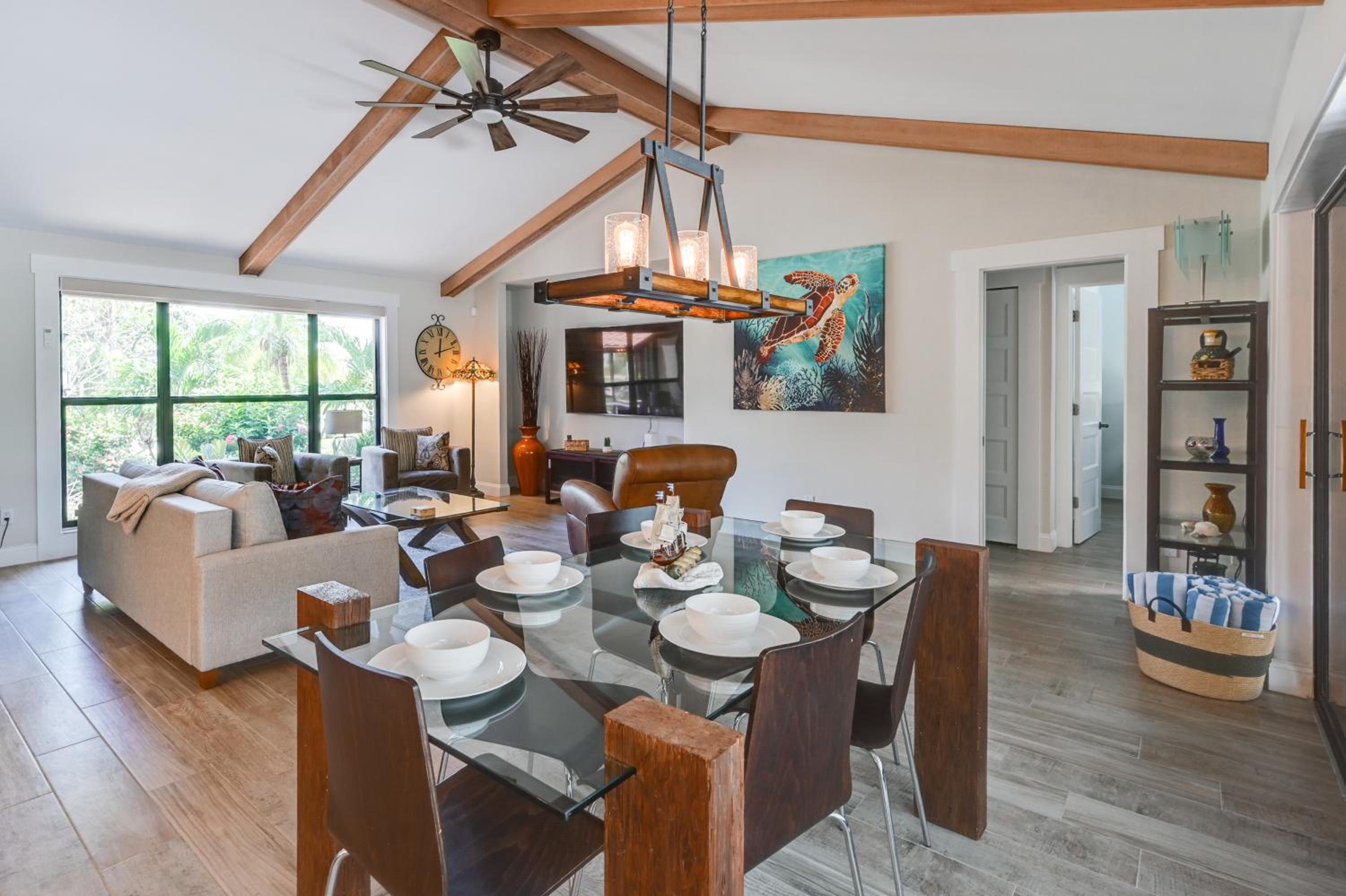 Saltwater Pool and Dock Canal-Front Cape Coral Home