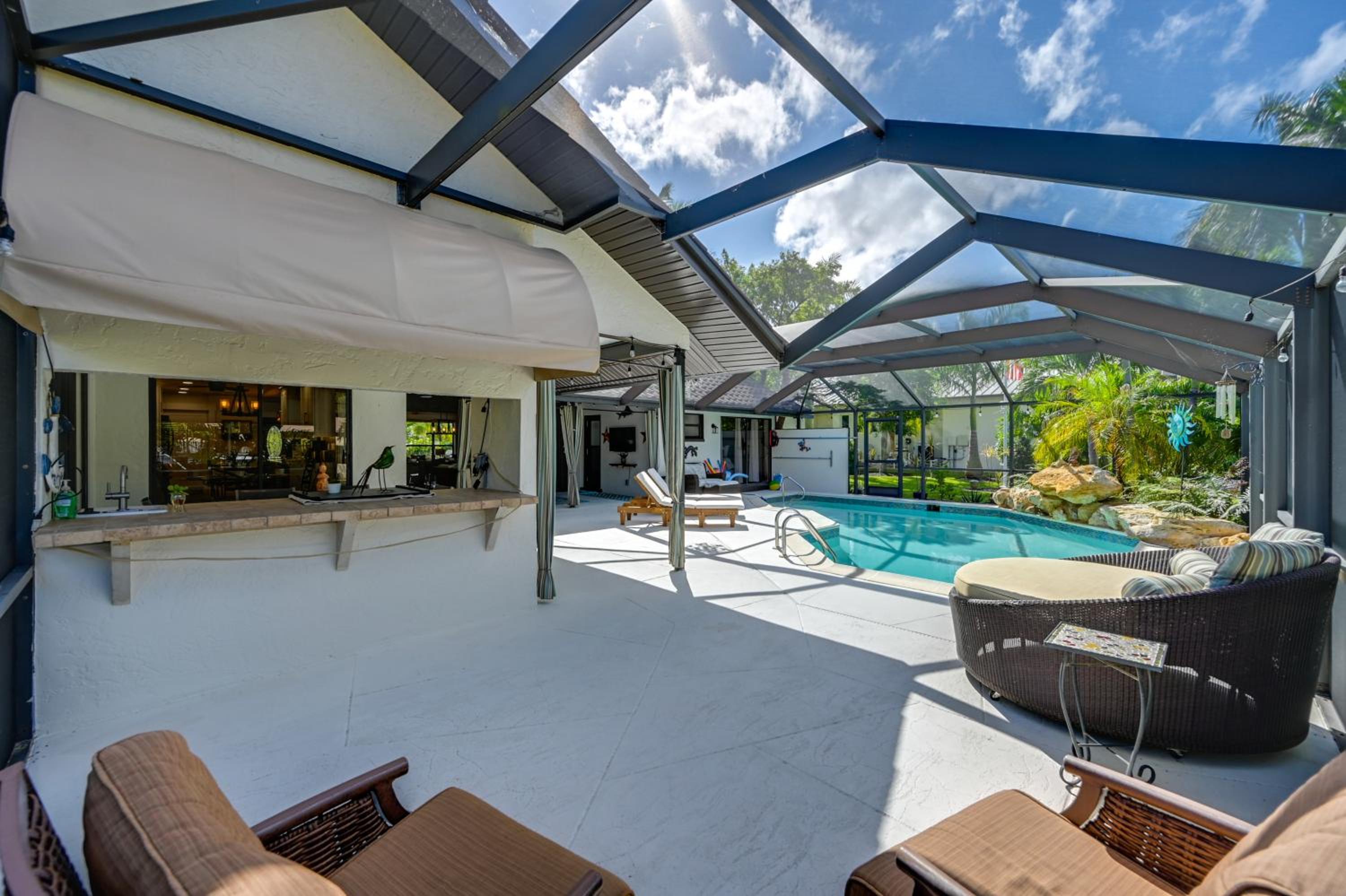 Saltwater Pool and Dock Canal-Front Cape Coral Home